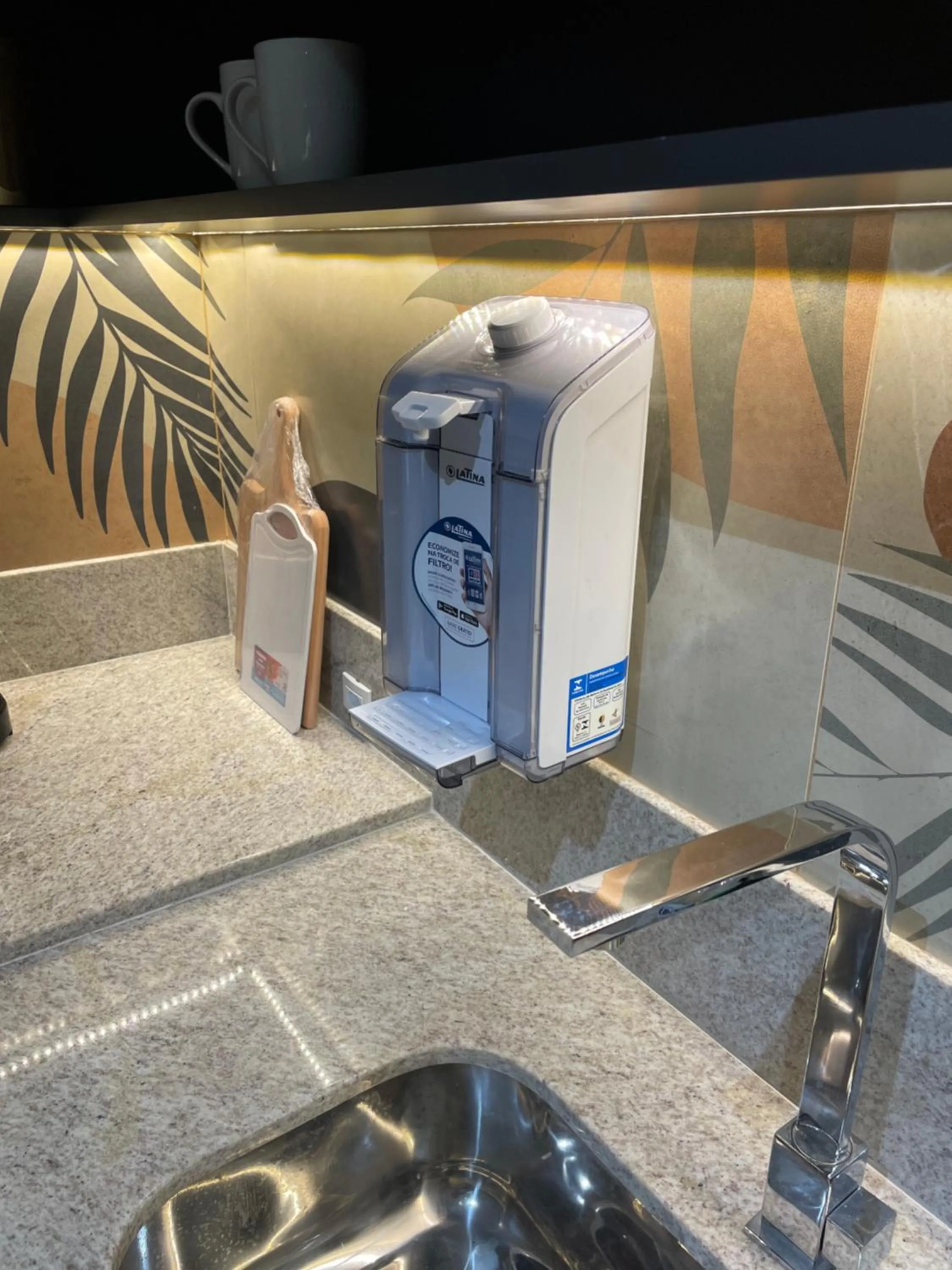 Coffee/tea facilities in Flat PRAIA Home Experience Dante Michelini