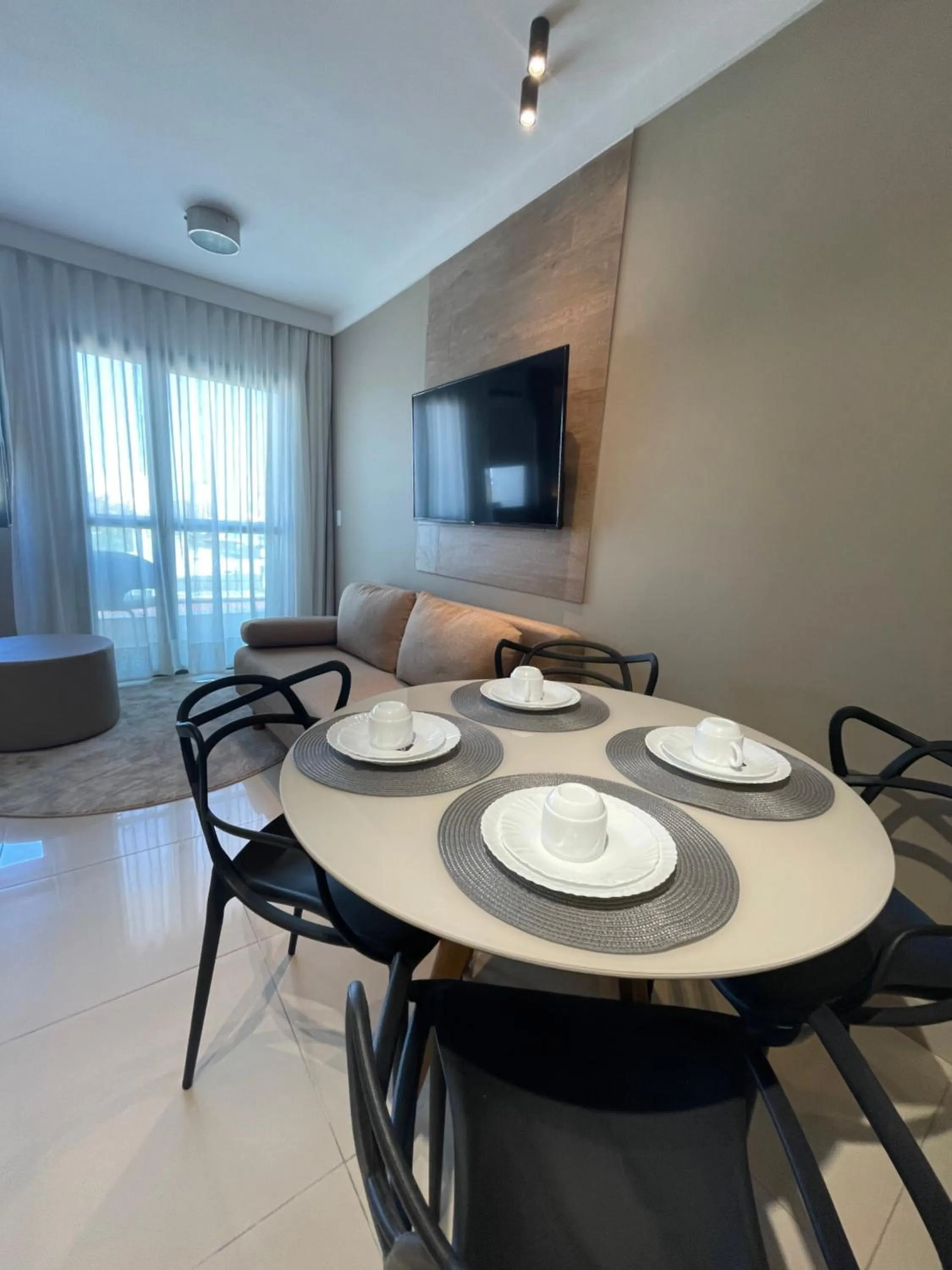 Dining area in Flat PRAIA Home Experience Dante Michelini