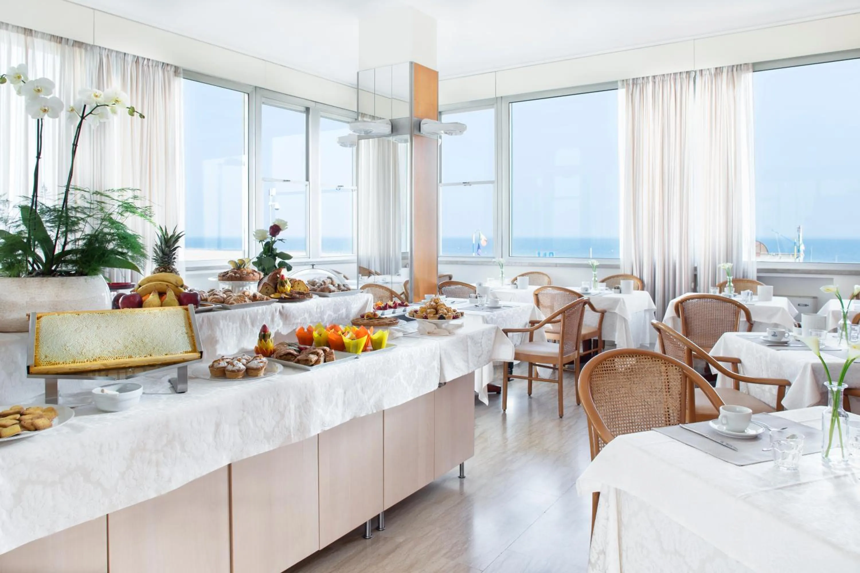 Restaurant/places to eat in Hotel Ascot & Spa