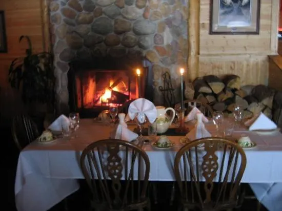 Restaurant/places to eat in The Bull Moose Lodge
