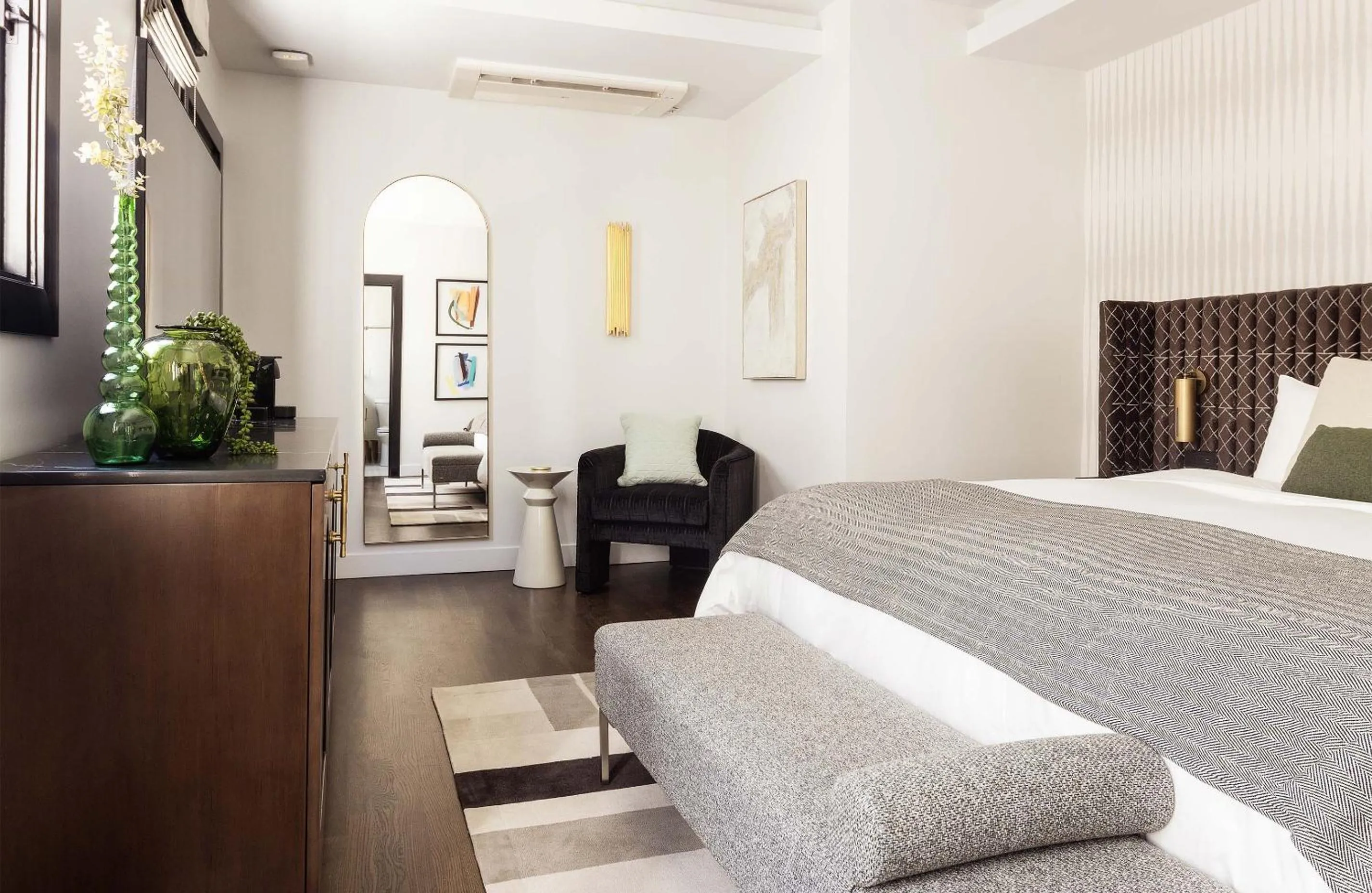 Bed in Orli La Jolla