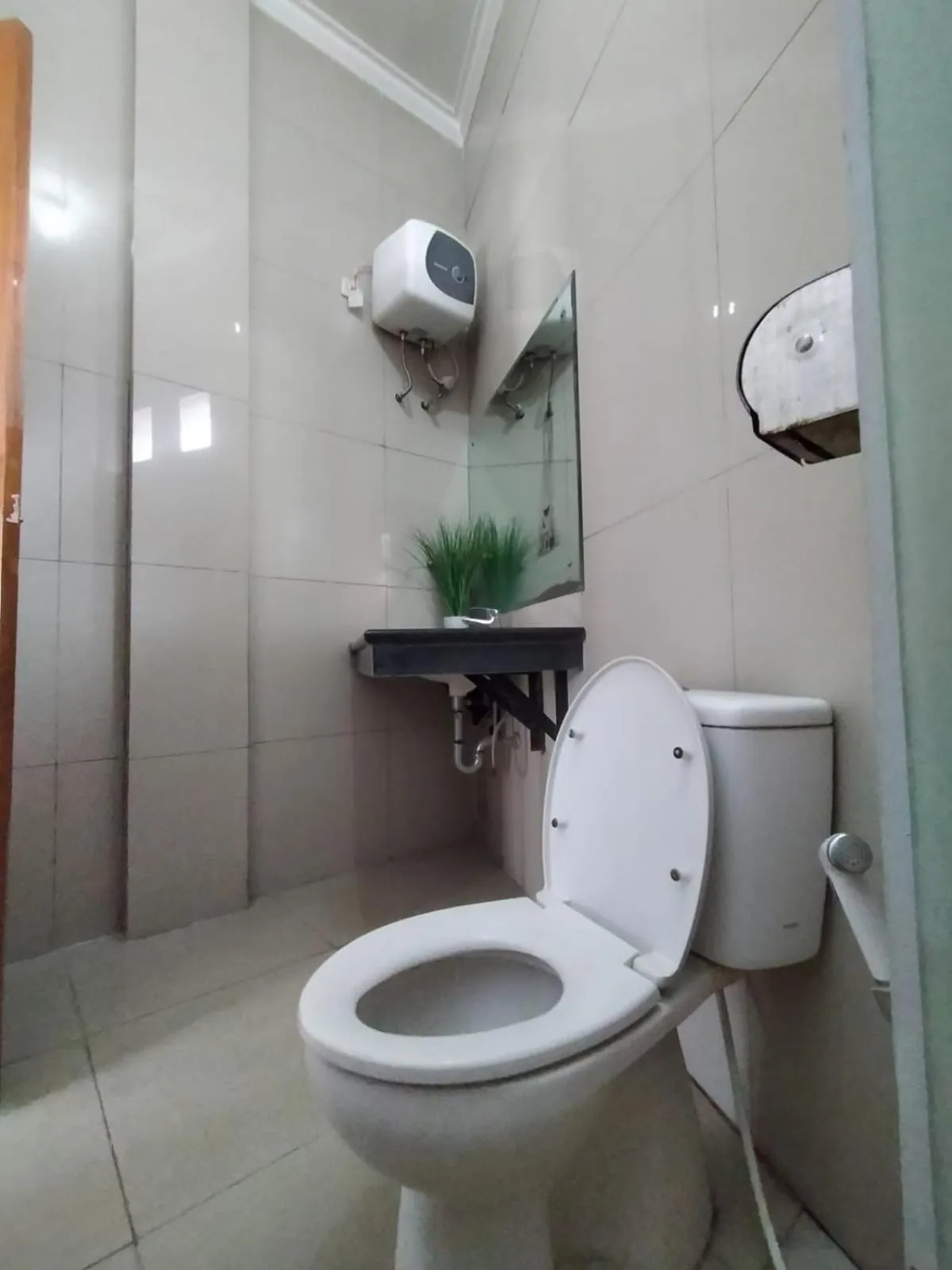 Shower in Hotel Asri Baru