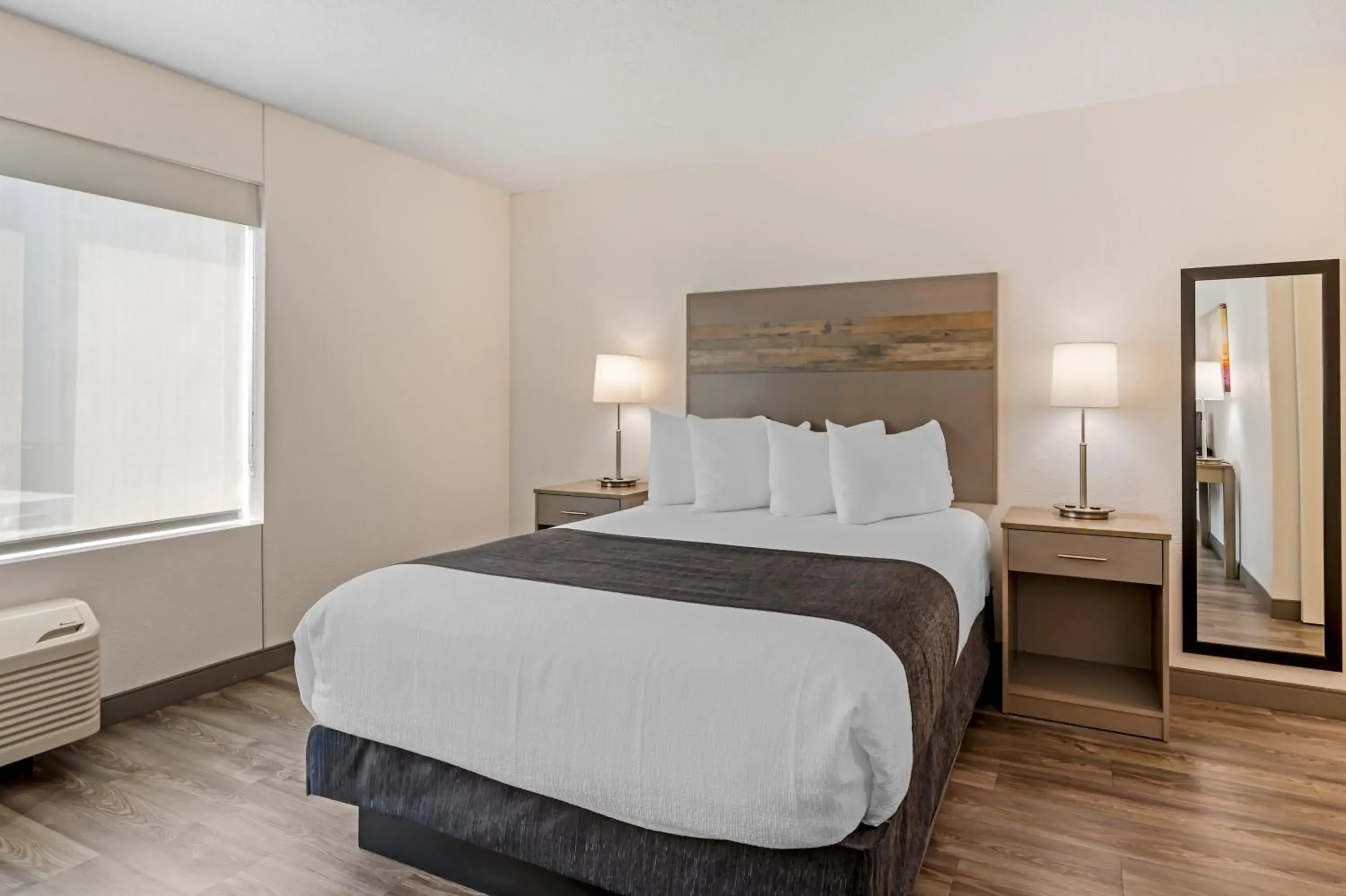 Bedroom, Bed in Best Western Plus Waterloo & Cedar Falls Bedroom, Bed in Best Western Plus Waterloo & Cedar Falls