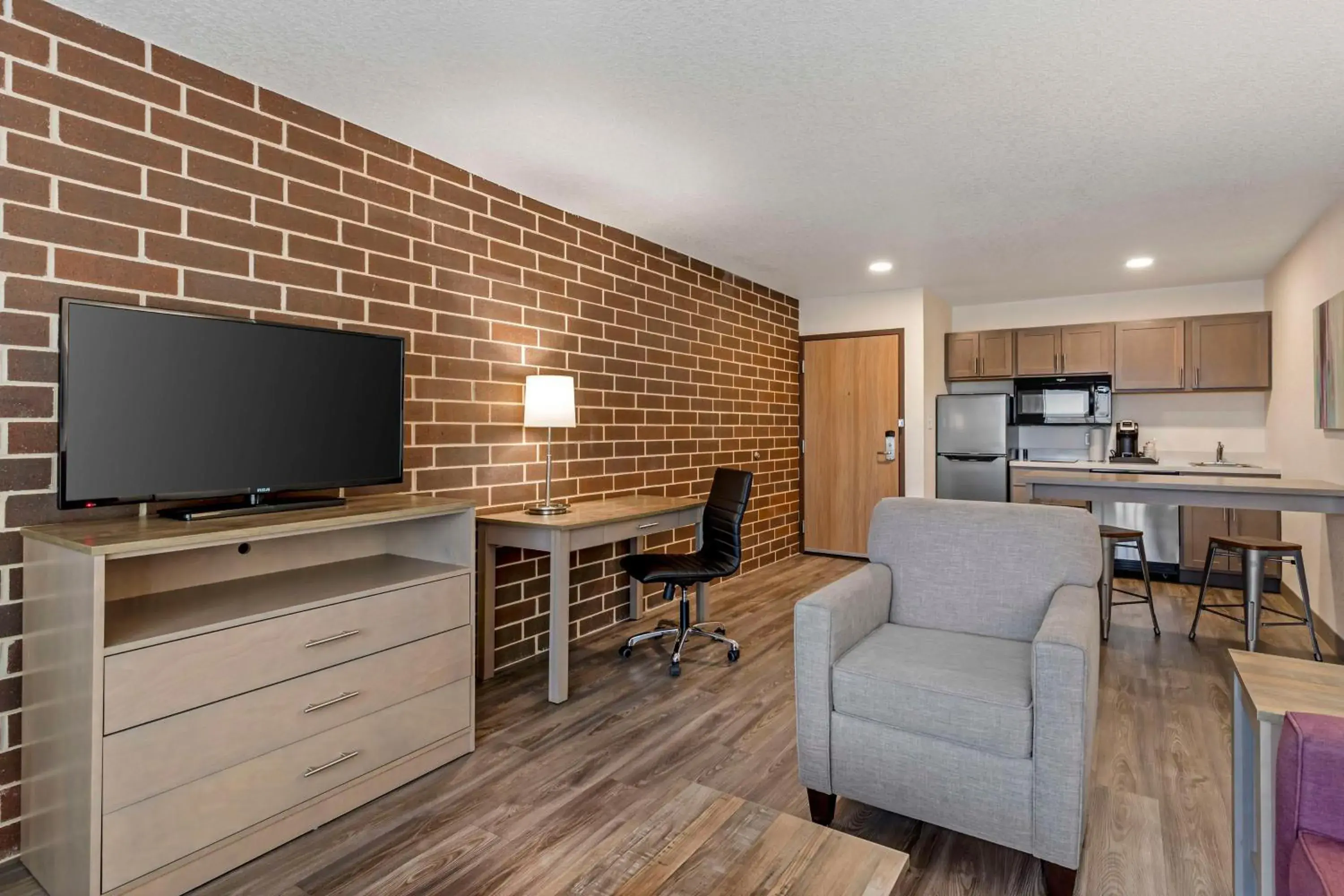 Bedroom in Best Western Plus Executive Residency Waterloo & Cedar Falls Bedroom in Best Western Plus Executive Residency Waterloo & Cedar Falls