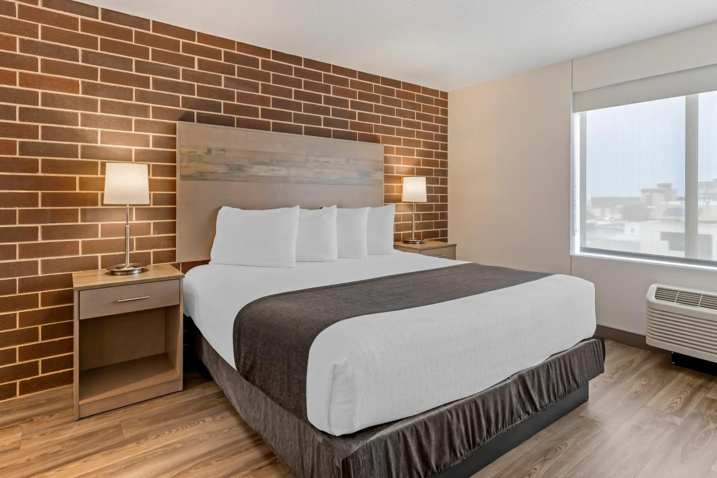 Bedroom, Bed in Best Western Plus Executive Residency Waterloo & Cedar Falls Bedroom, Bed in Best Western Plus Executive Residency Waterloo & Cedar Falls