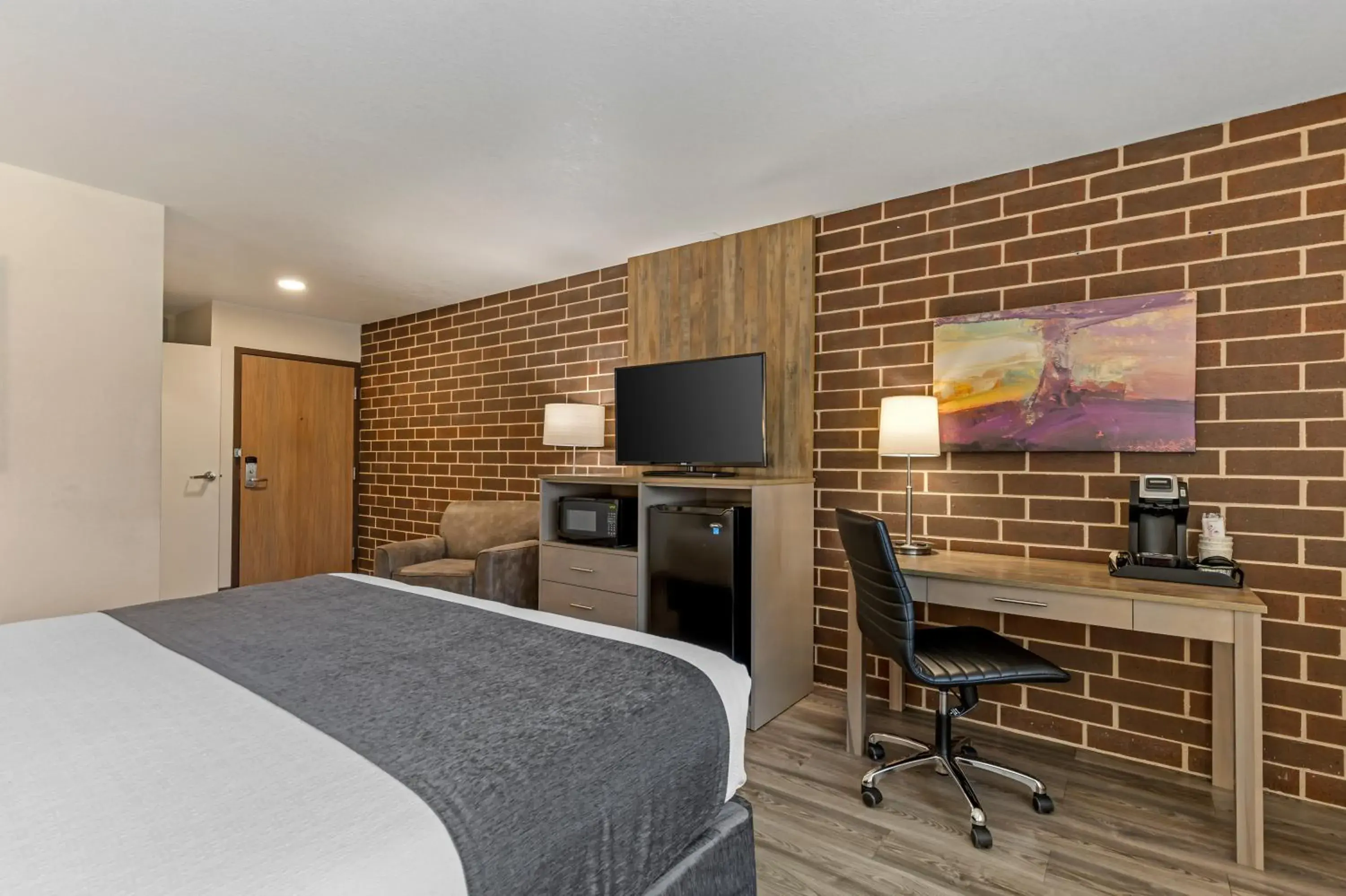 Bedroom, Bed in Best Western Plus Waterloo & Cedar Falls Bedroom, Bed in Best Western Plus Waterloo & Cedar Falls