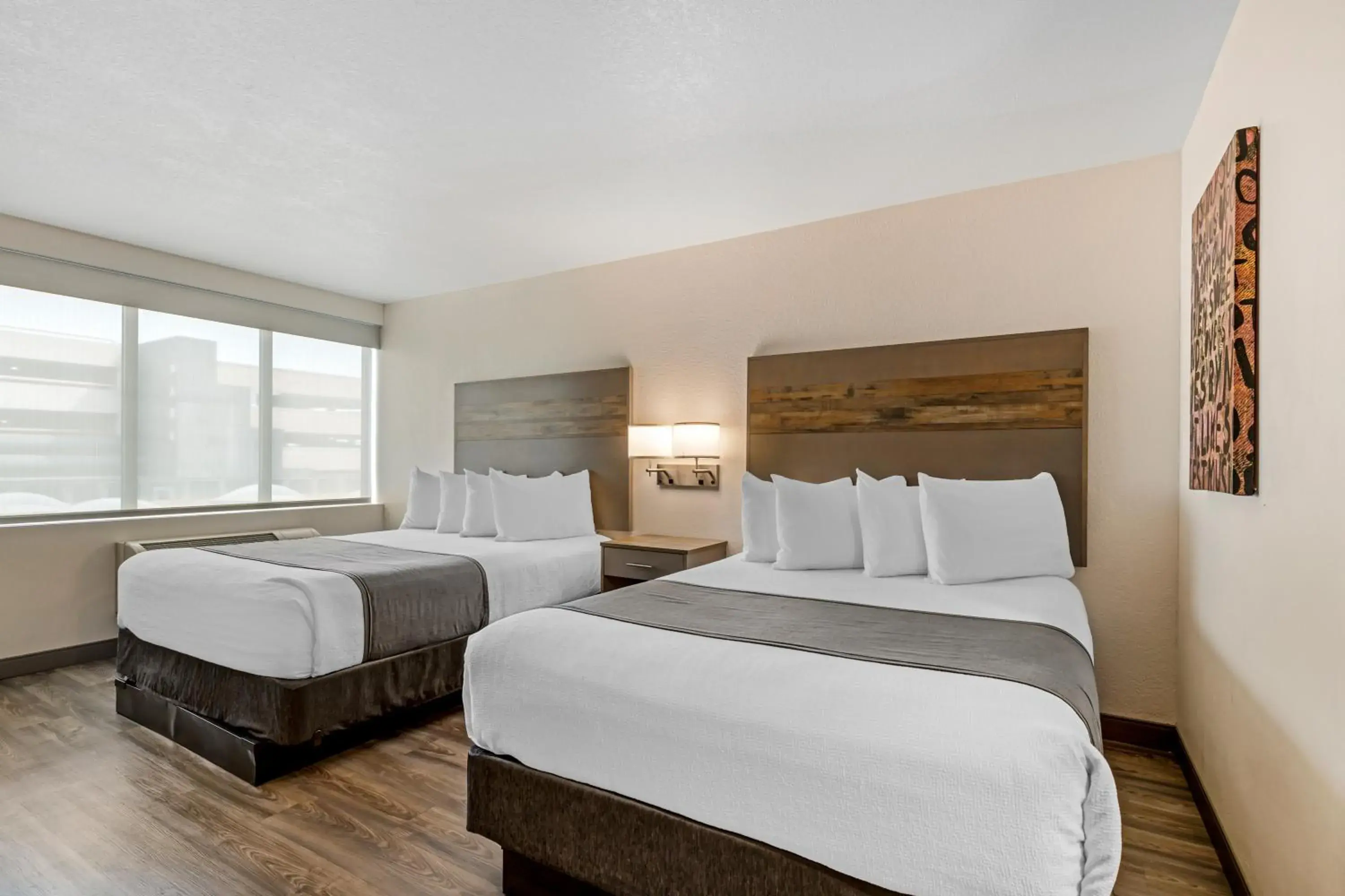 Bed in Best Western Plus Waterloo & Cedar Falls Bed in Best Western Plus Waterloo & Cedar Falls