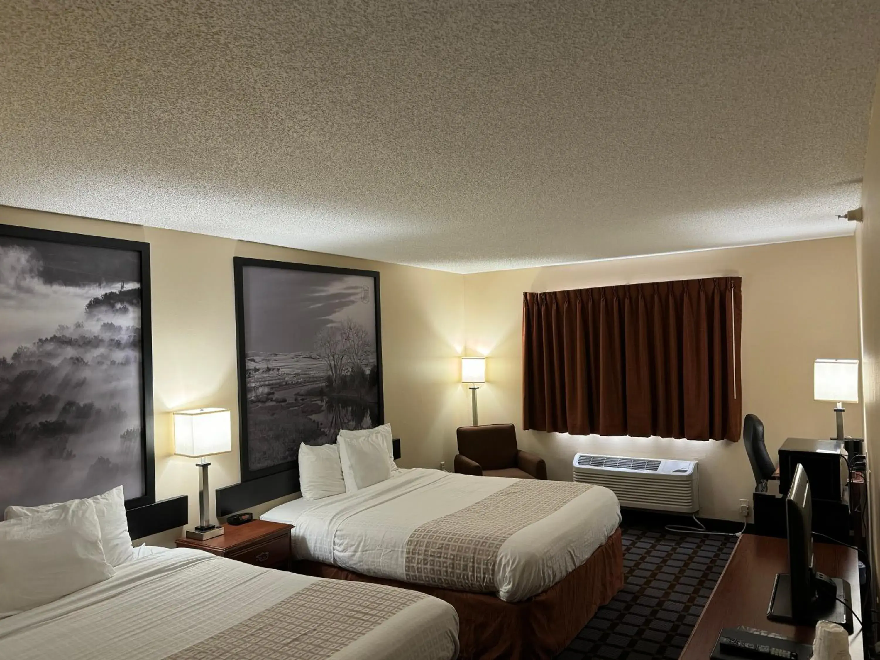 Bed in Super 8 by Wyndham Mason City Bed in Super 8 by Wyndham Mason City