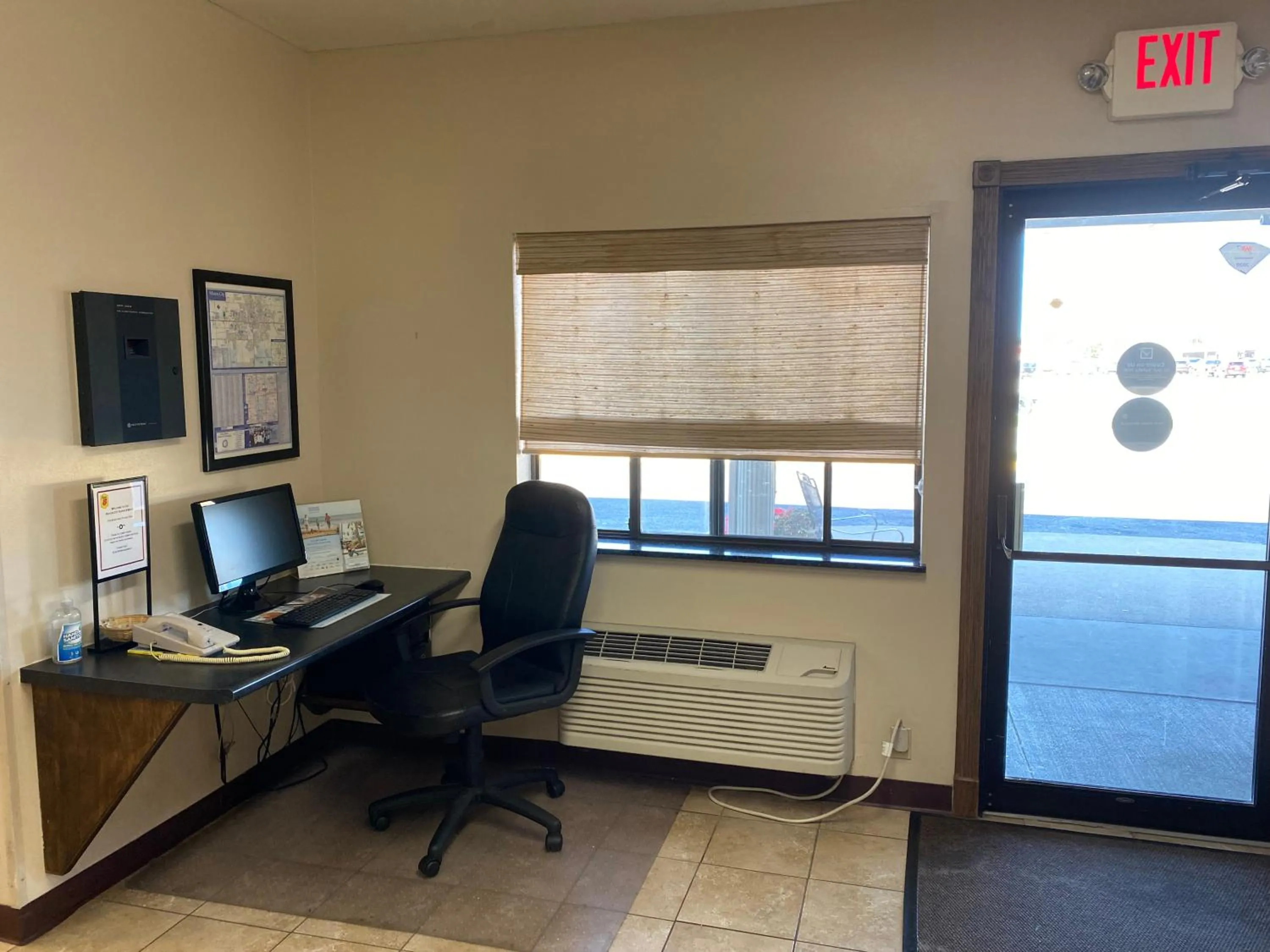 Property building in Super 8 by Wyndham Mason City