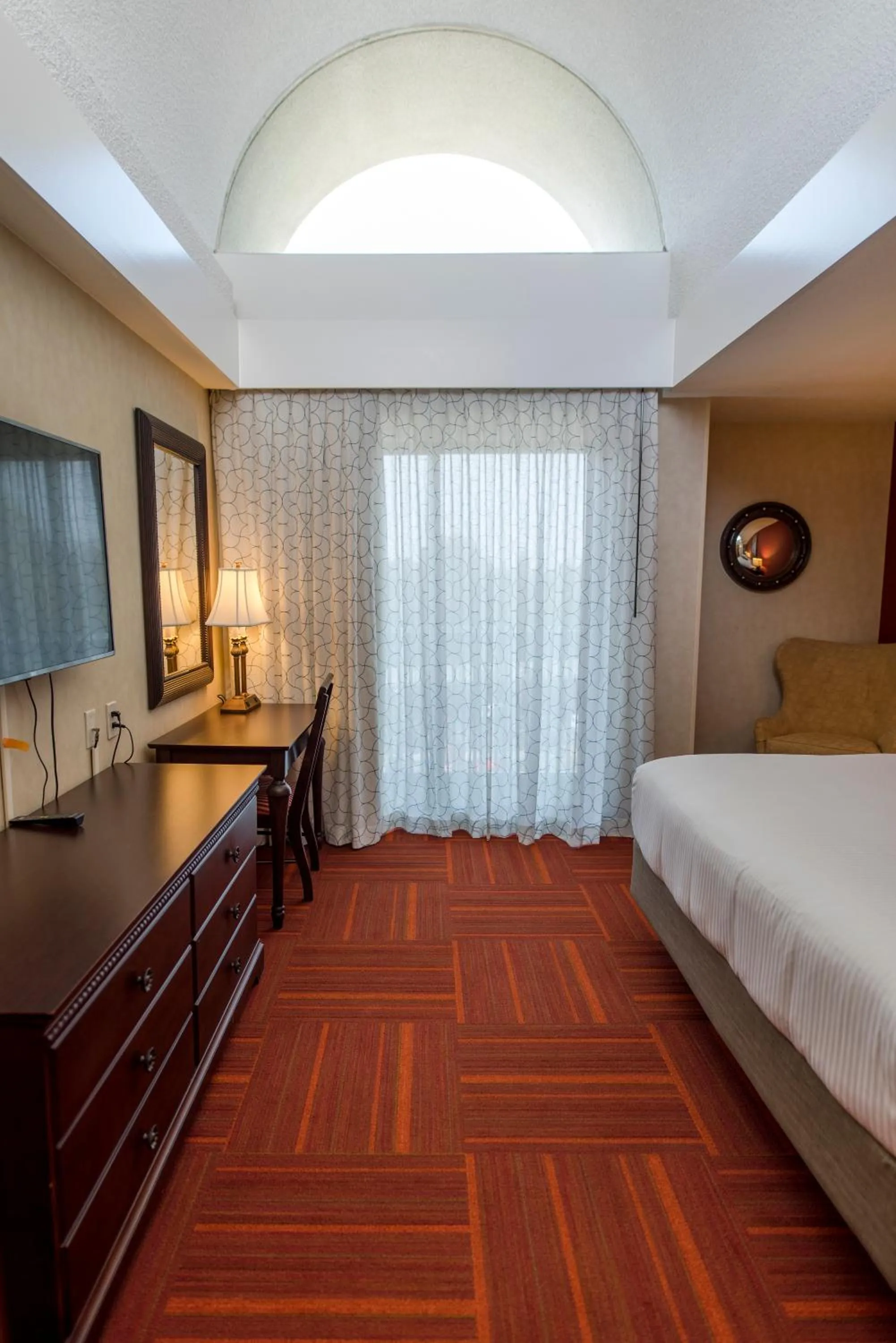 Bed in Howard Johnson by Wyndham Anaheim Hotel and Water Playground