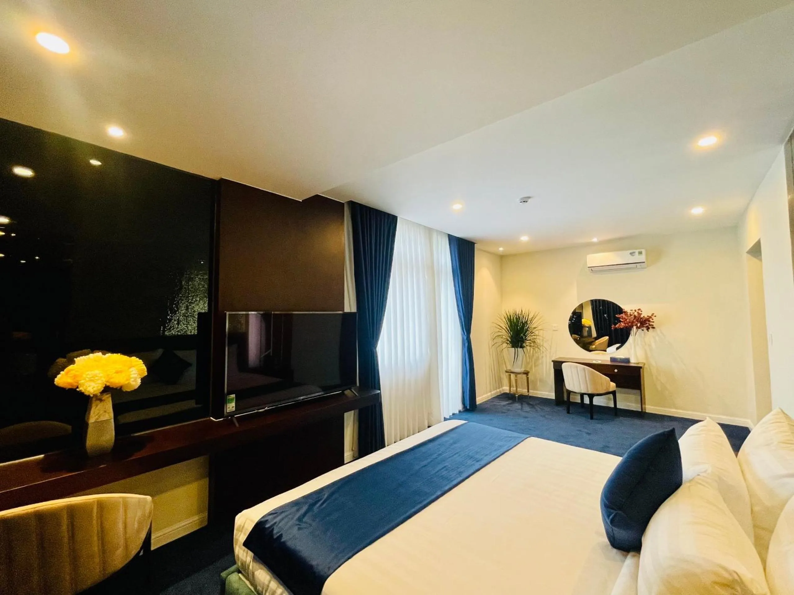 Photo of the whole room, Bed in Sandals Camellia Hotel