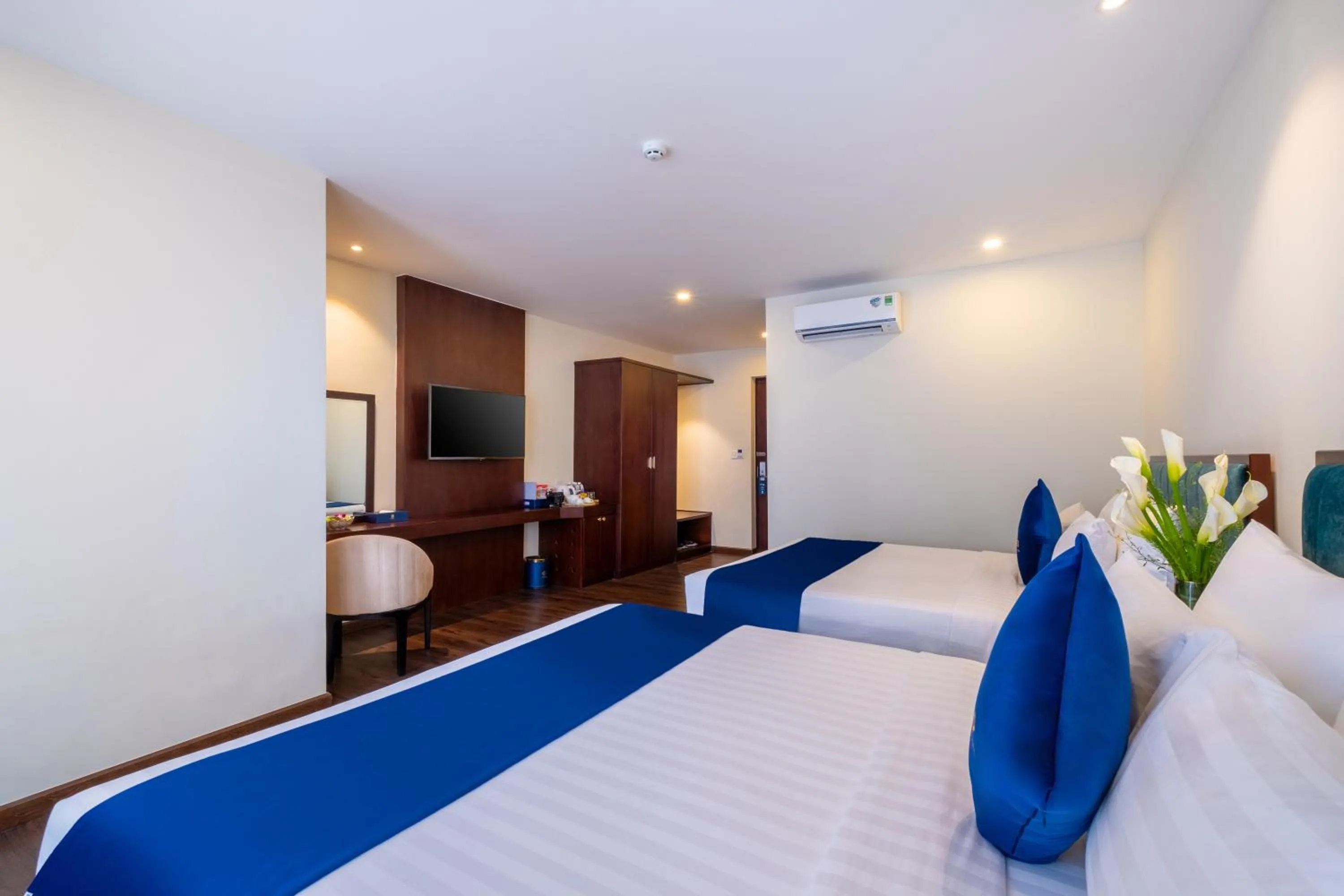 Photo of the whole room, Bed in Sandals Camellia Hotel