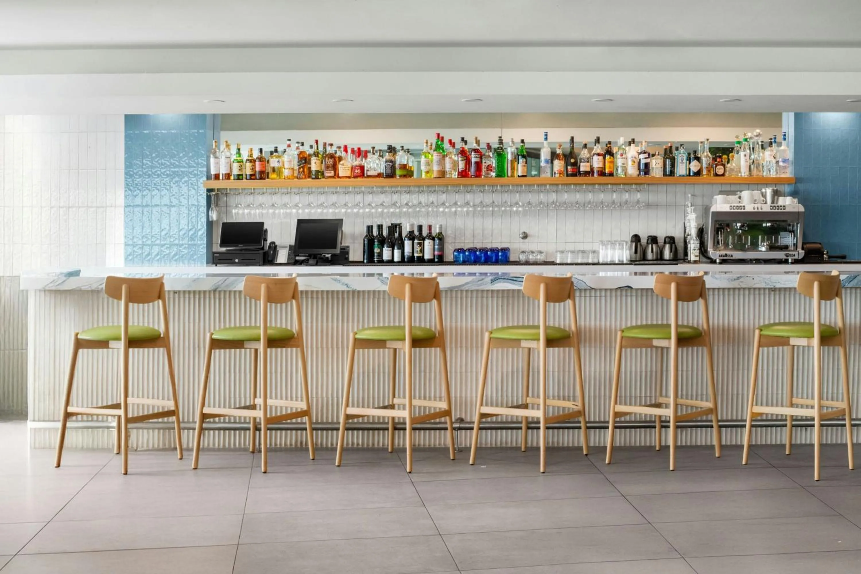 Beach in Pier South Resort, Autograph Collection