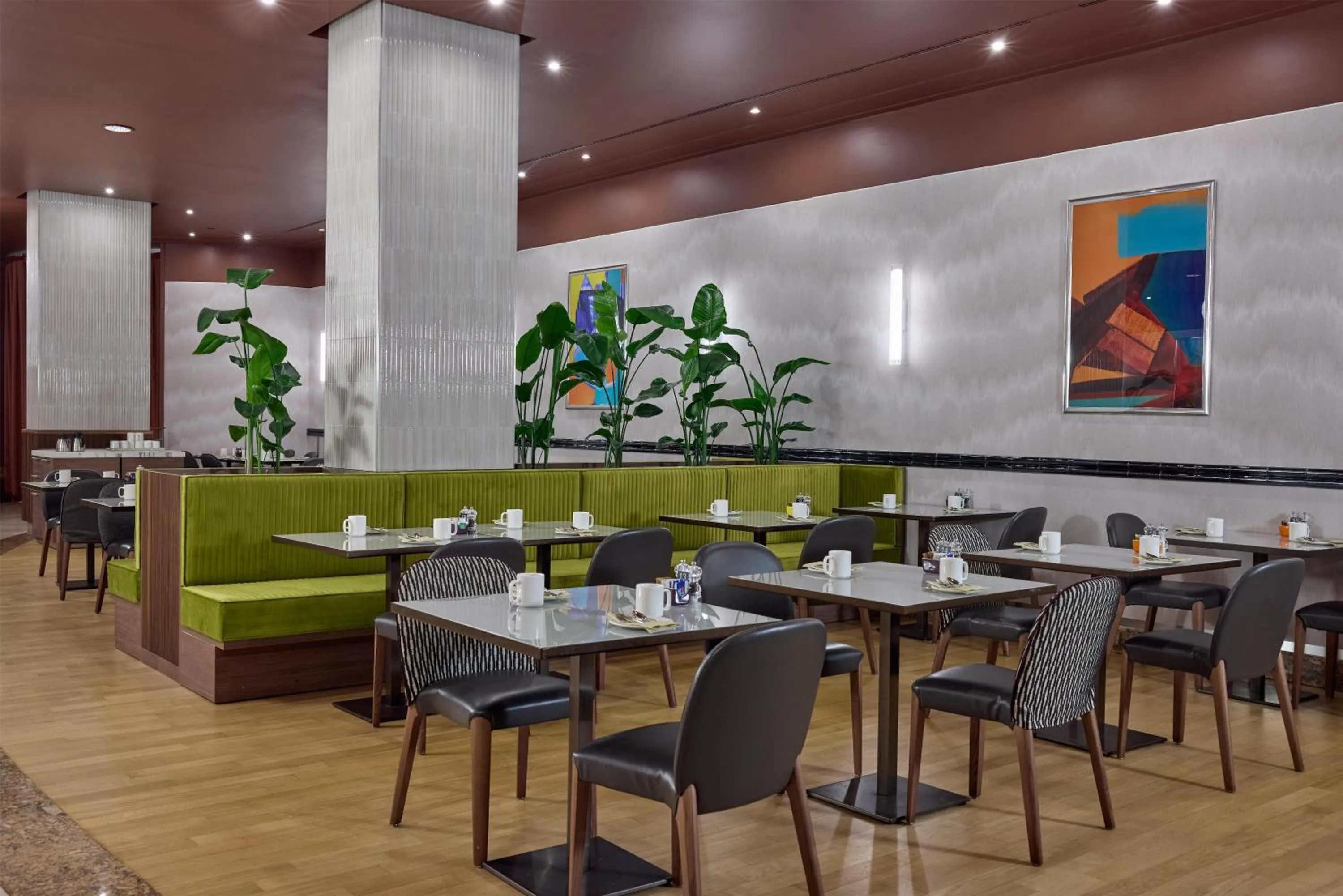 Restaurant/places to eat in Hilton Milan