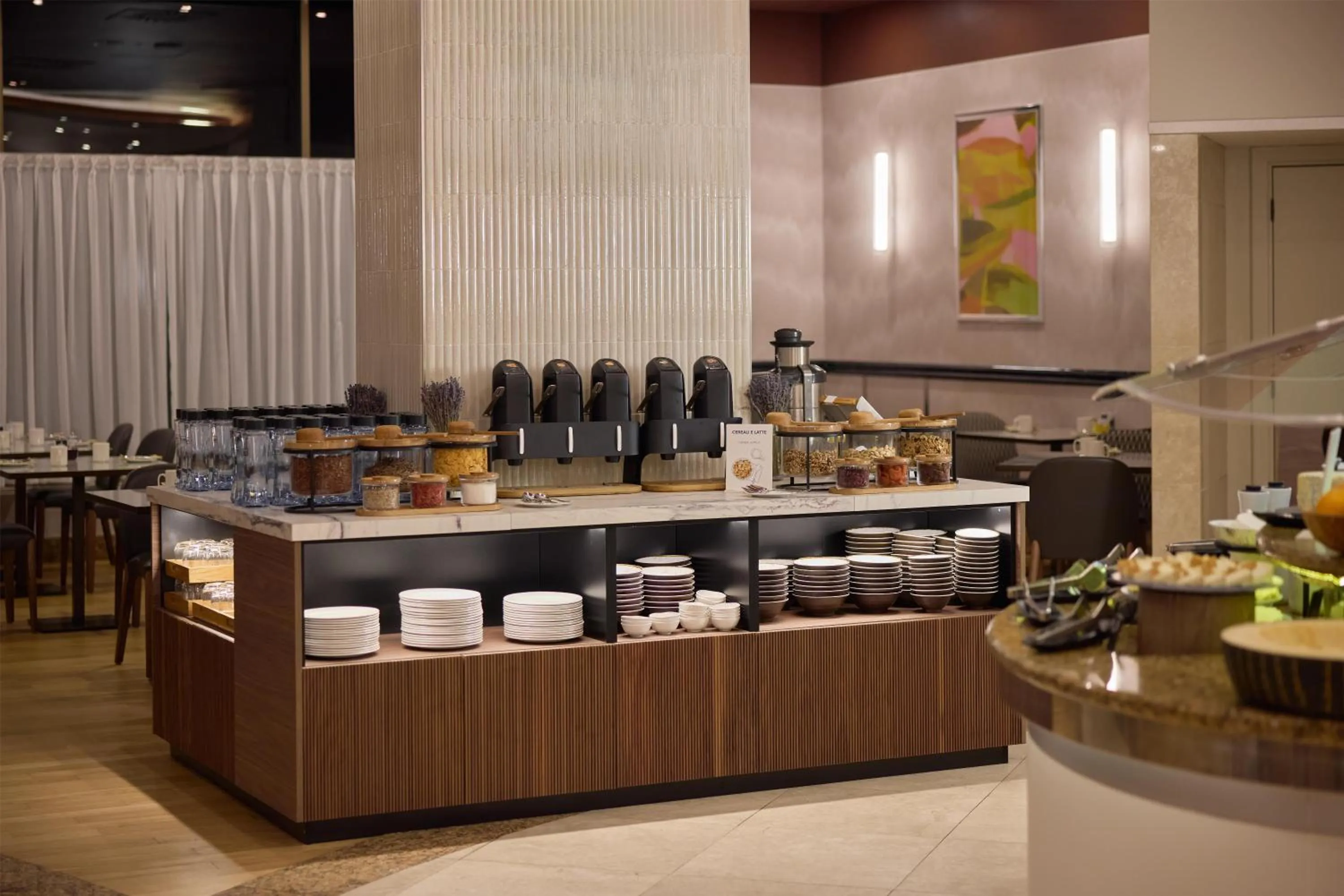 Restaurant/places to eat in Hilton Milan