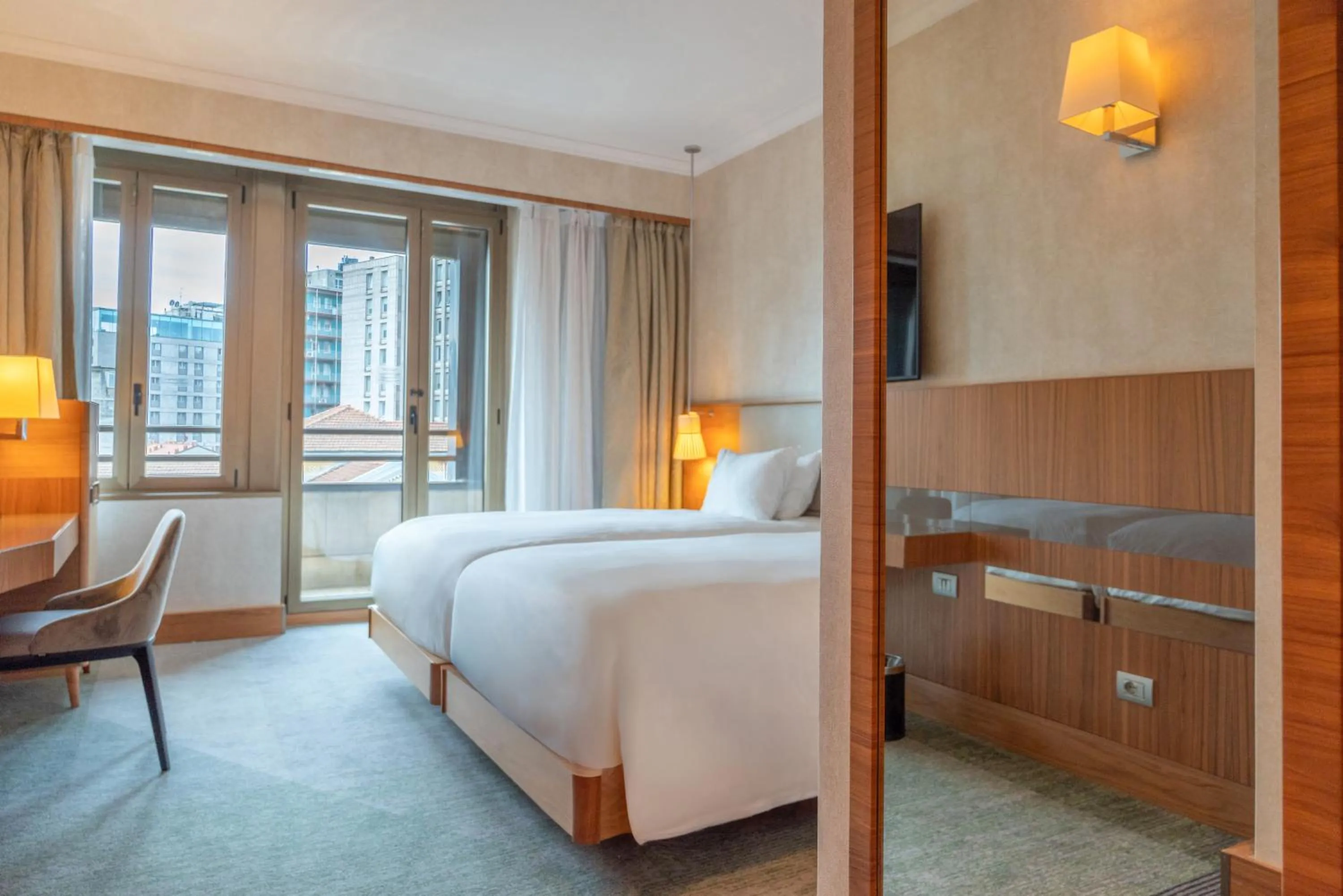 Photo of the whole room, Bed in Hilton Milan