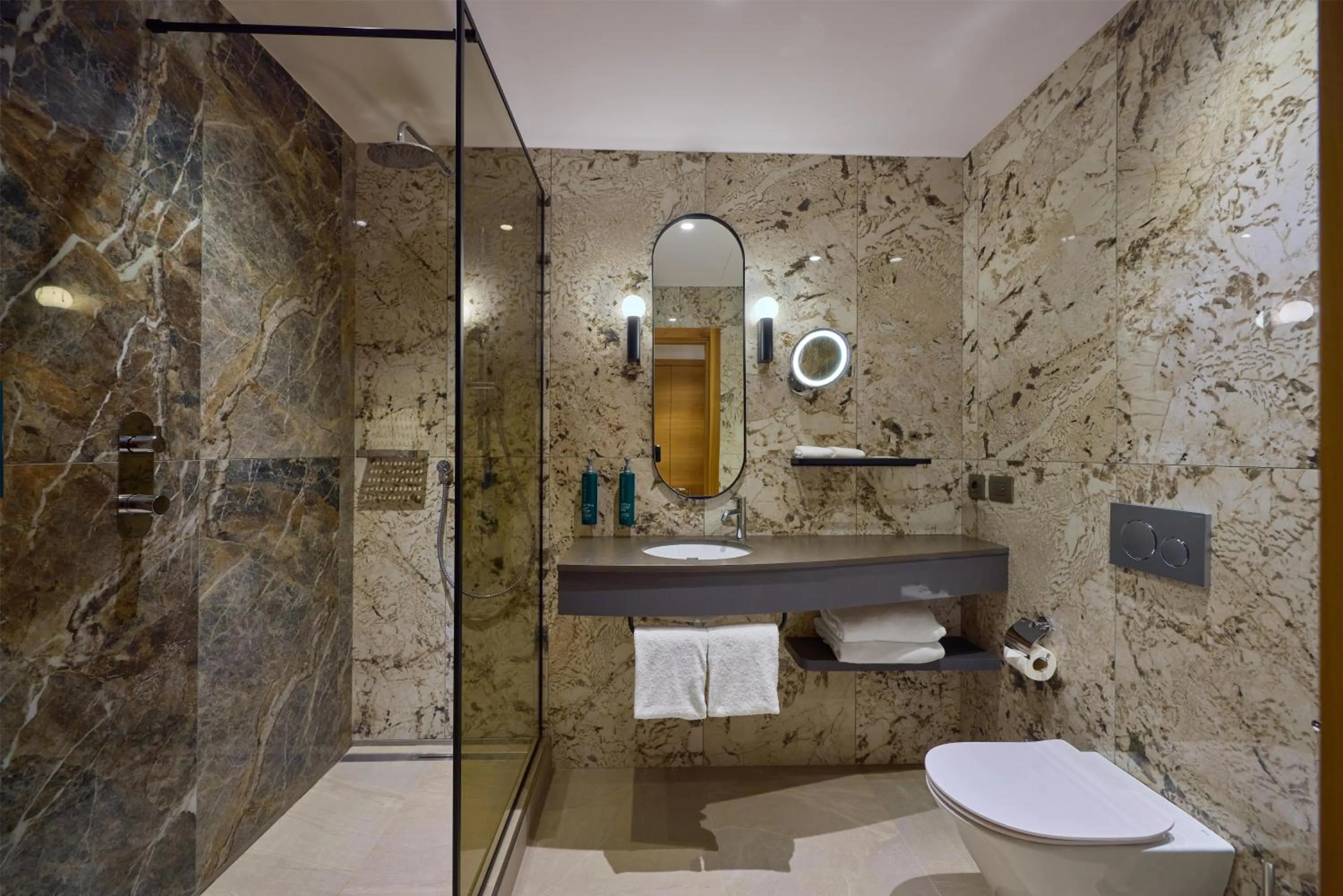 Bathroom in Hilton Milan