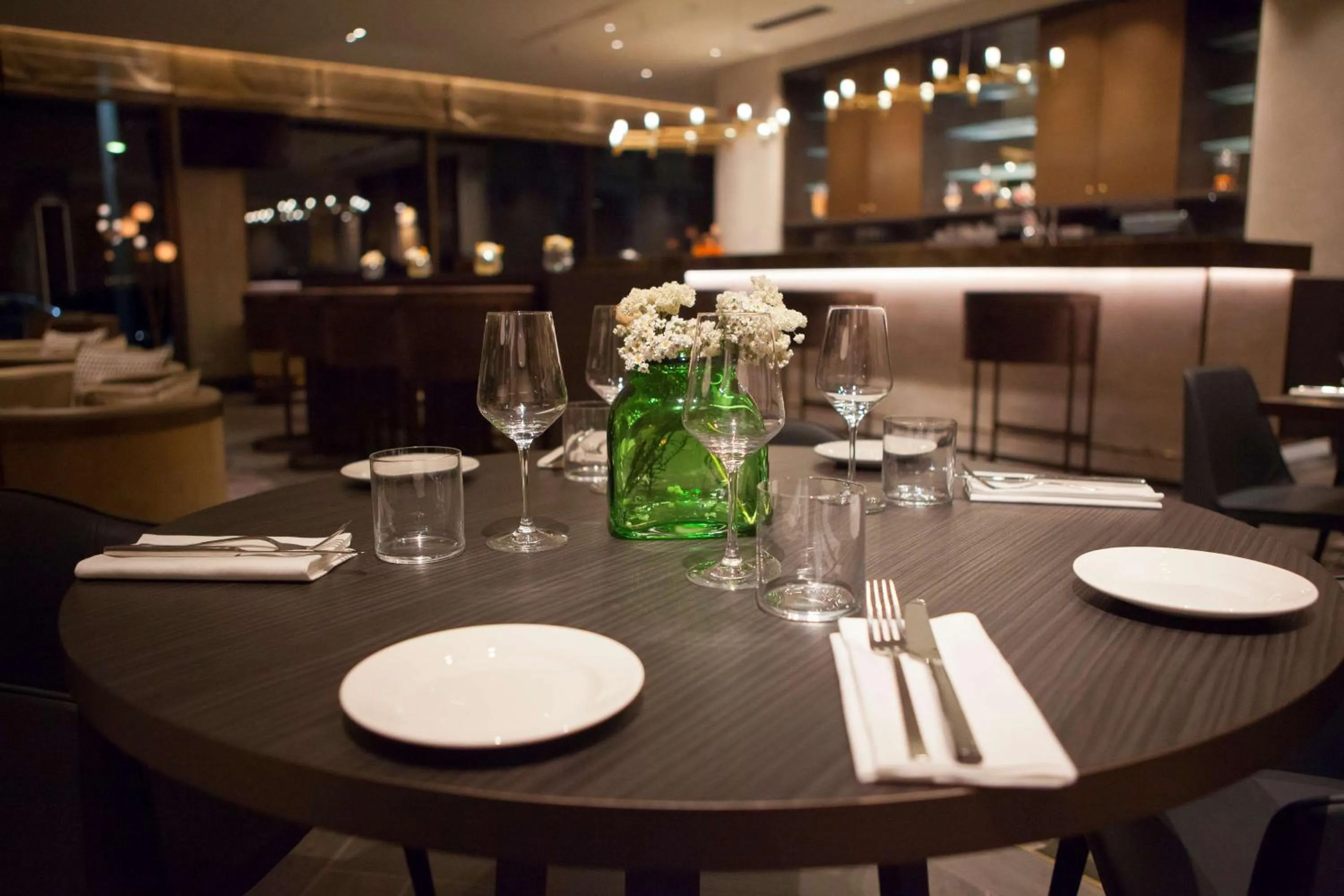 Restaurant/places to eat in Hilton Milan