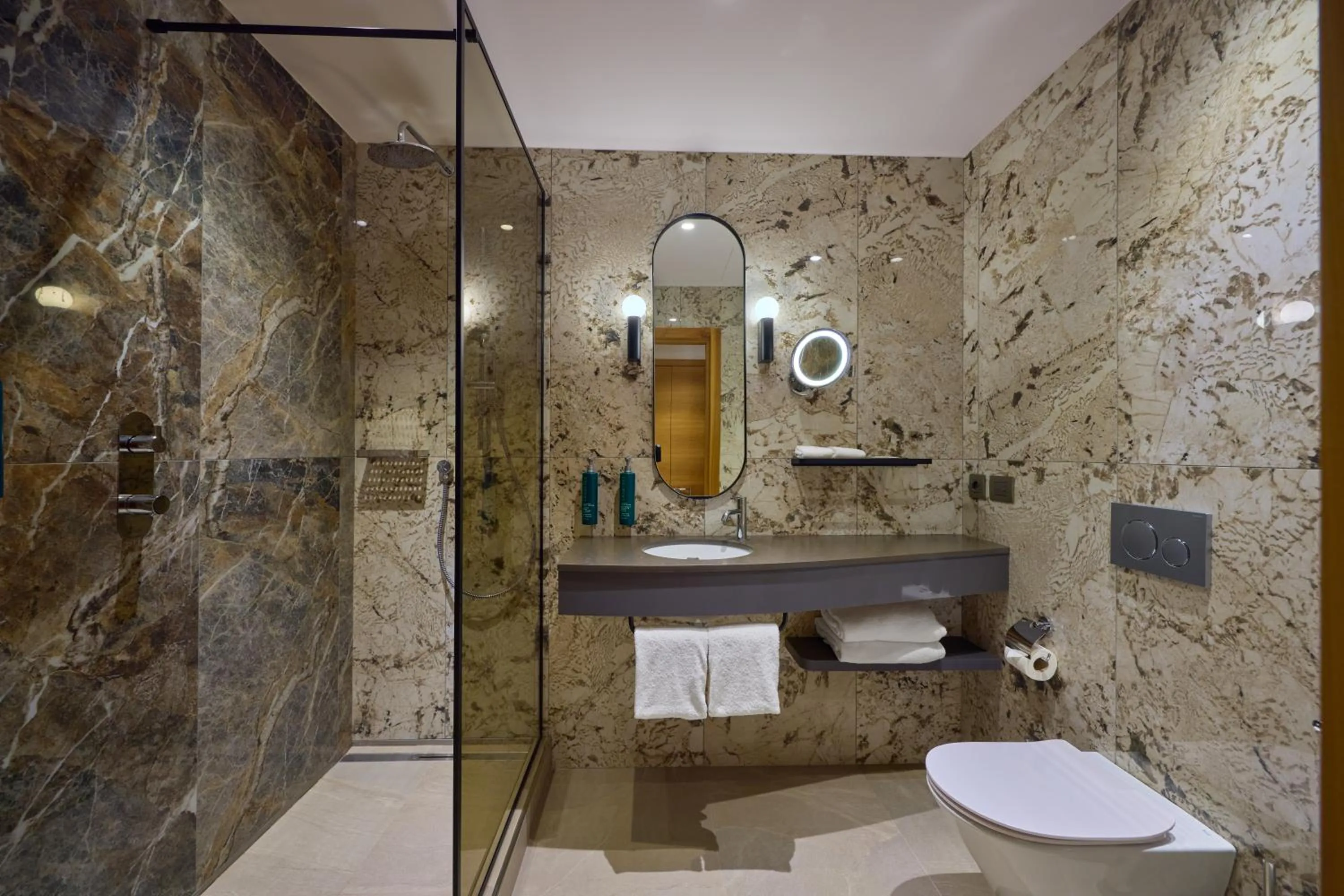 Bathroom in Hilton Milan