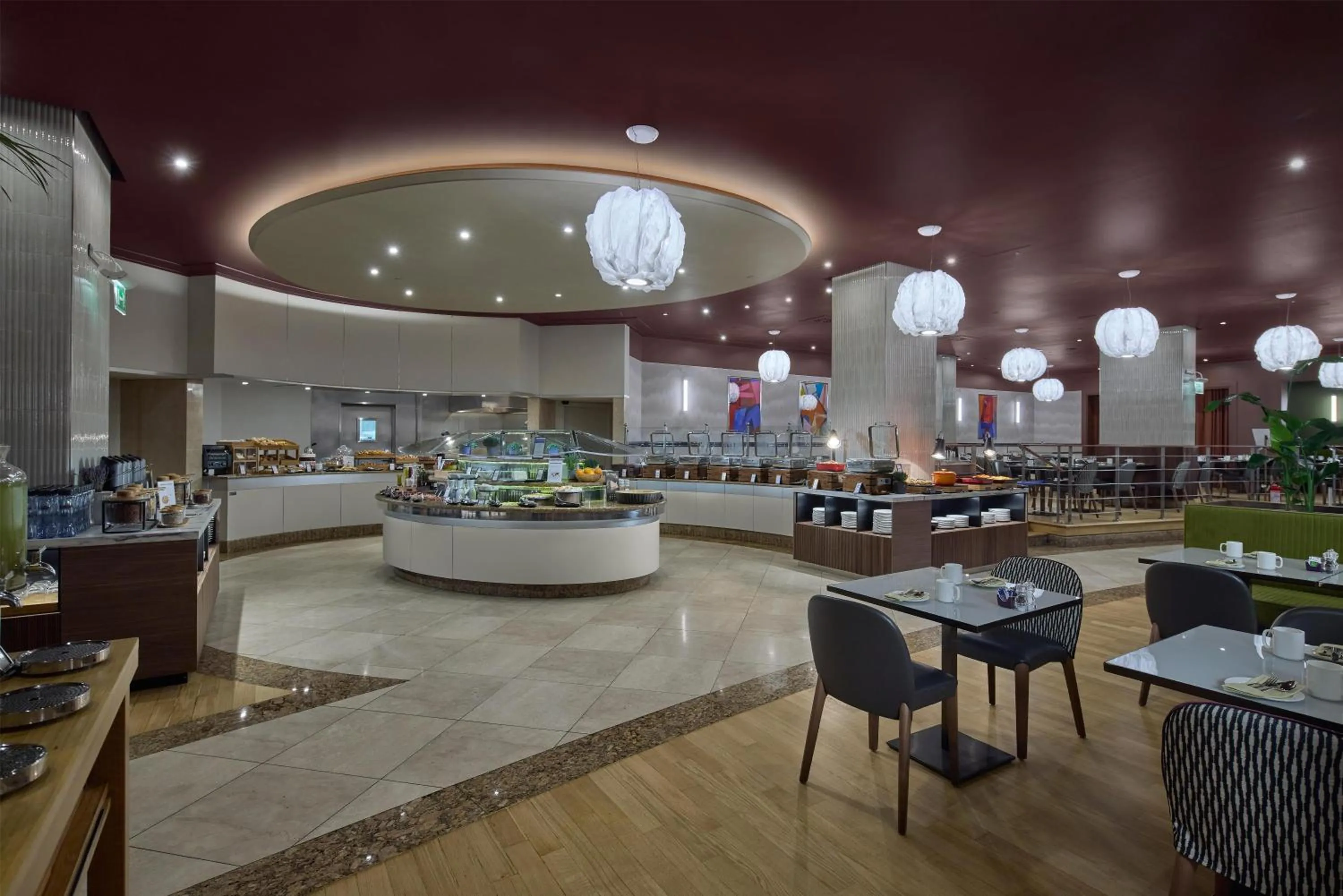 Restaurant/places to eat in Hilton Milan