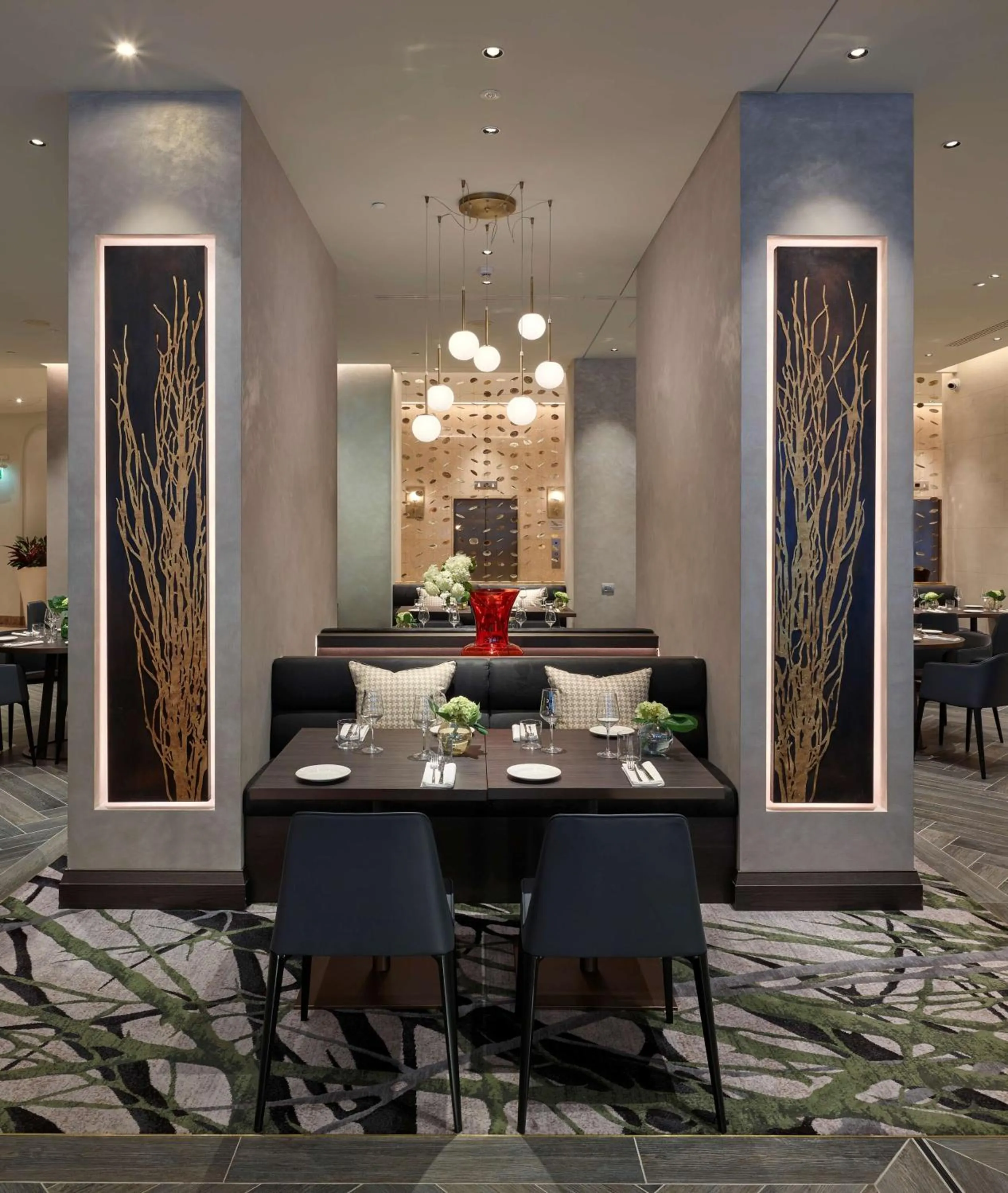 Restaurant/places to eat in Hilton Milan