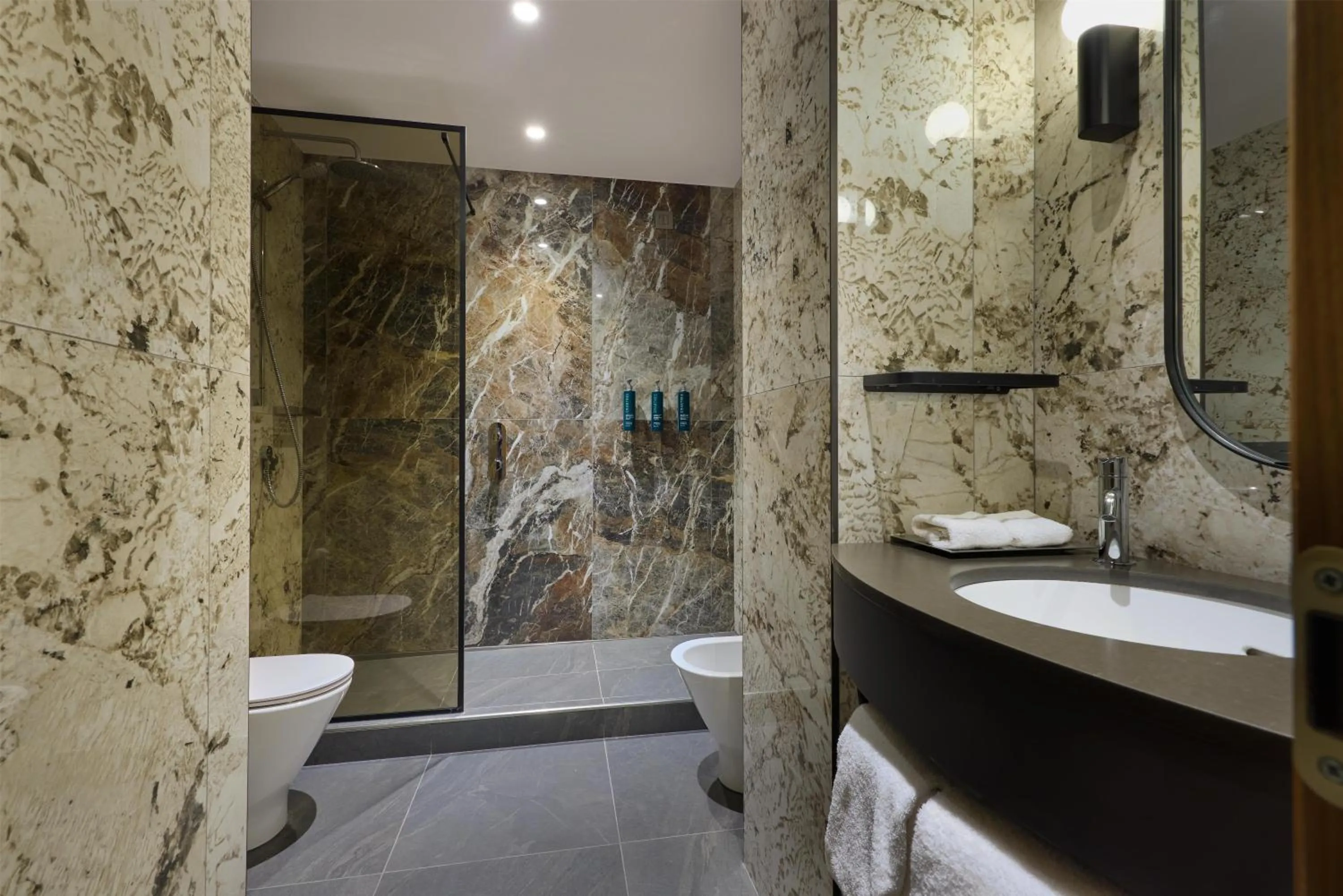 Bathroom in Hilton Milan