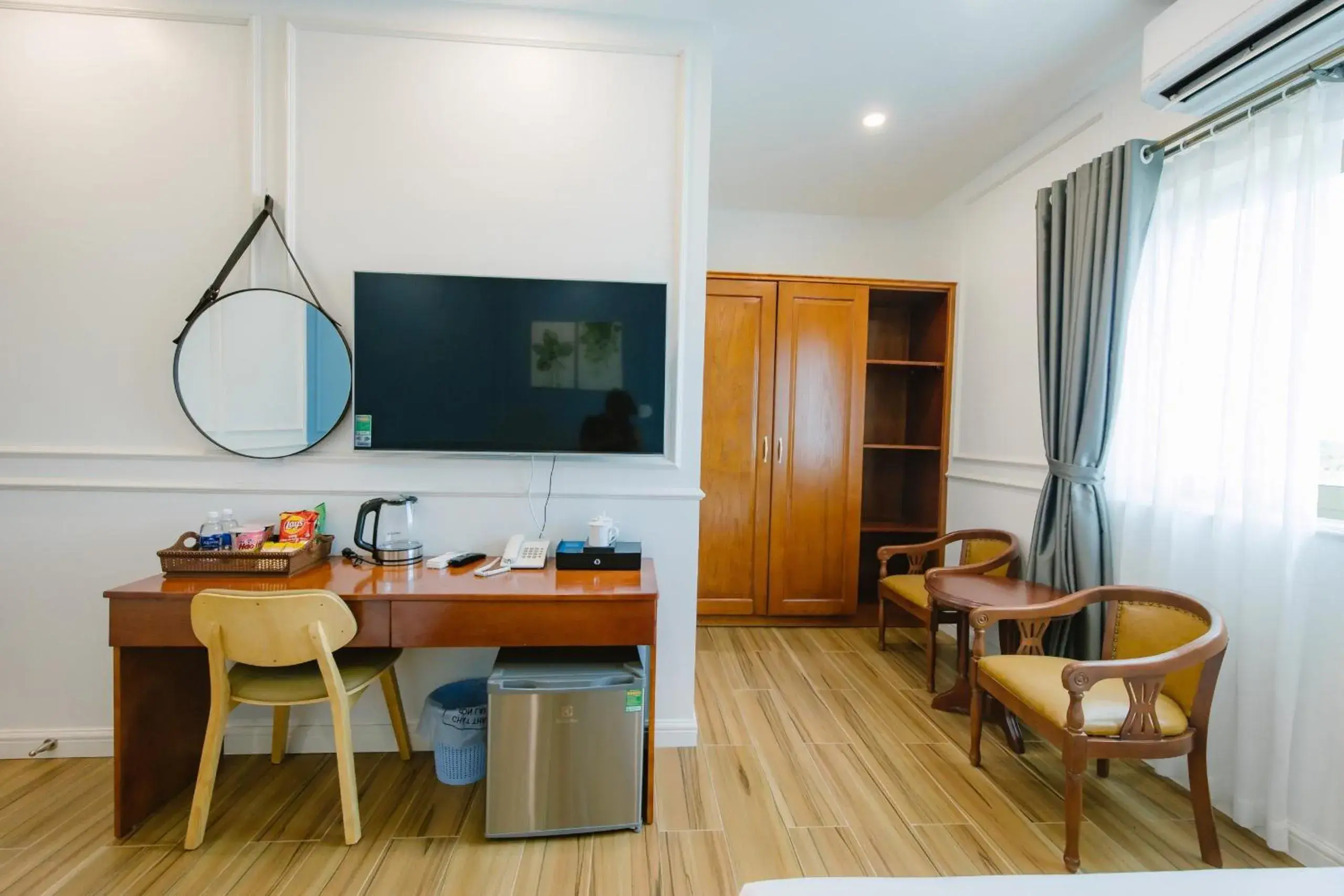 Deluxe Double Room in Thuận Phát Hotel Deluxe Double Room in Thuận Phát Hotel