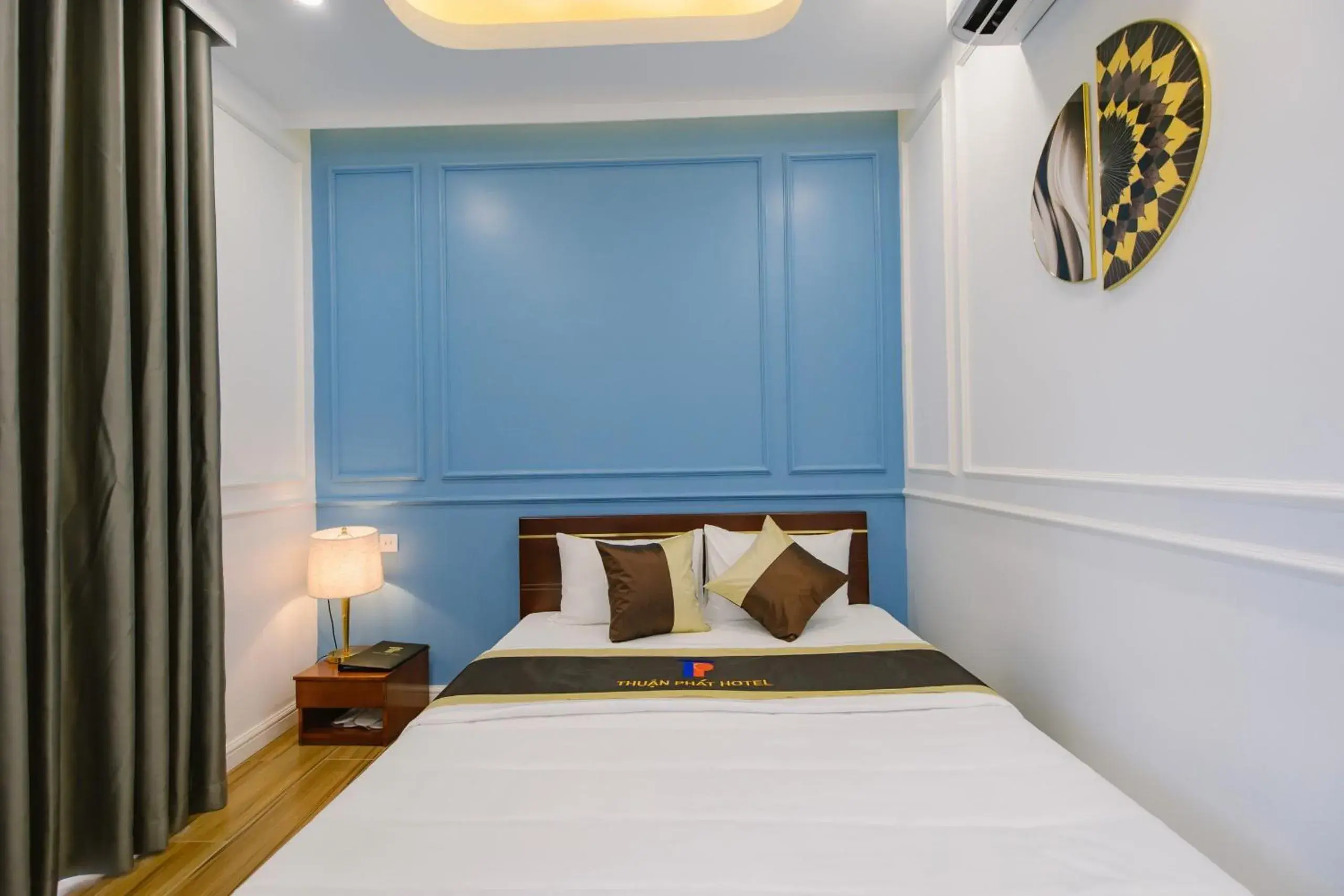 Double Room with Garden View in Thuận Phát Hotel Double Room with Garden View in Thuận Phát Hotel