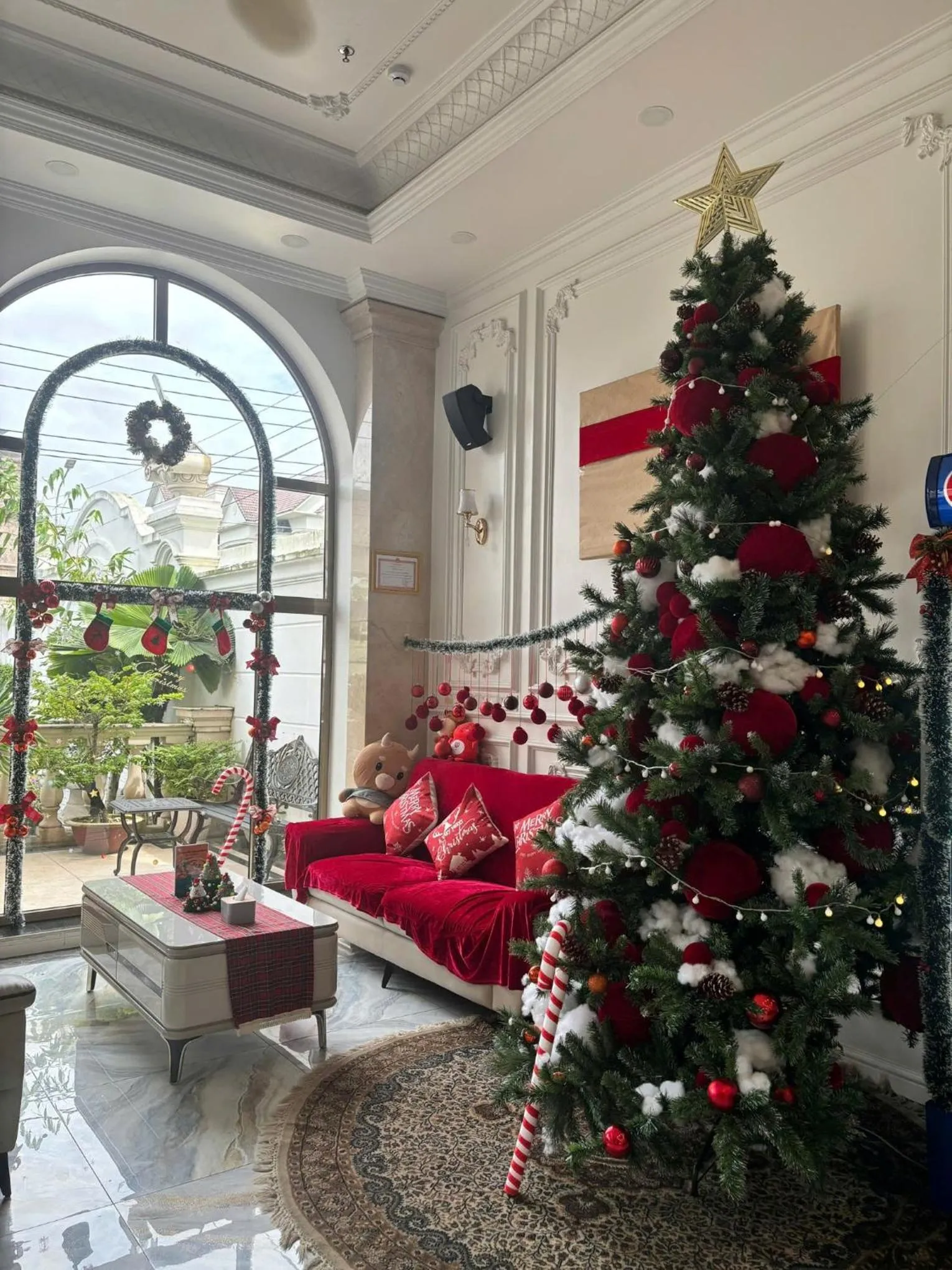 Living room in Thuận Phát Hotel