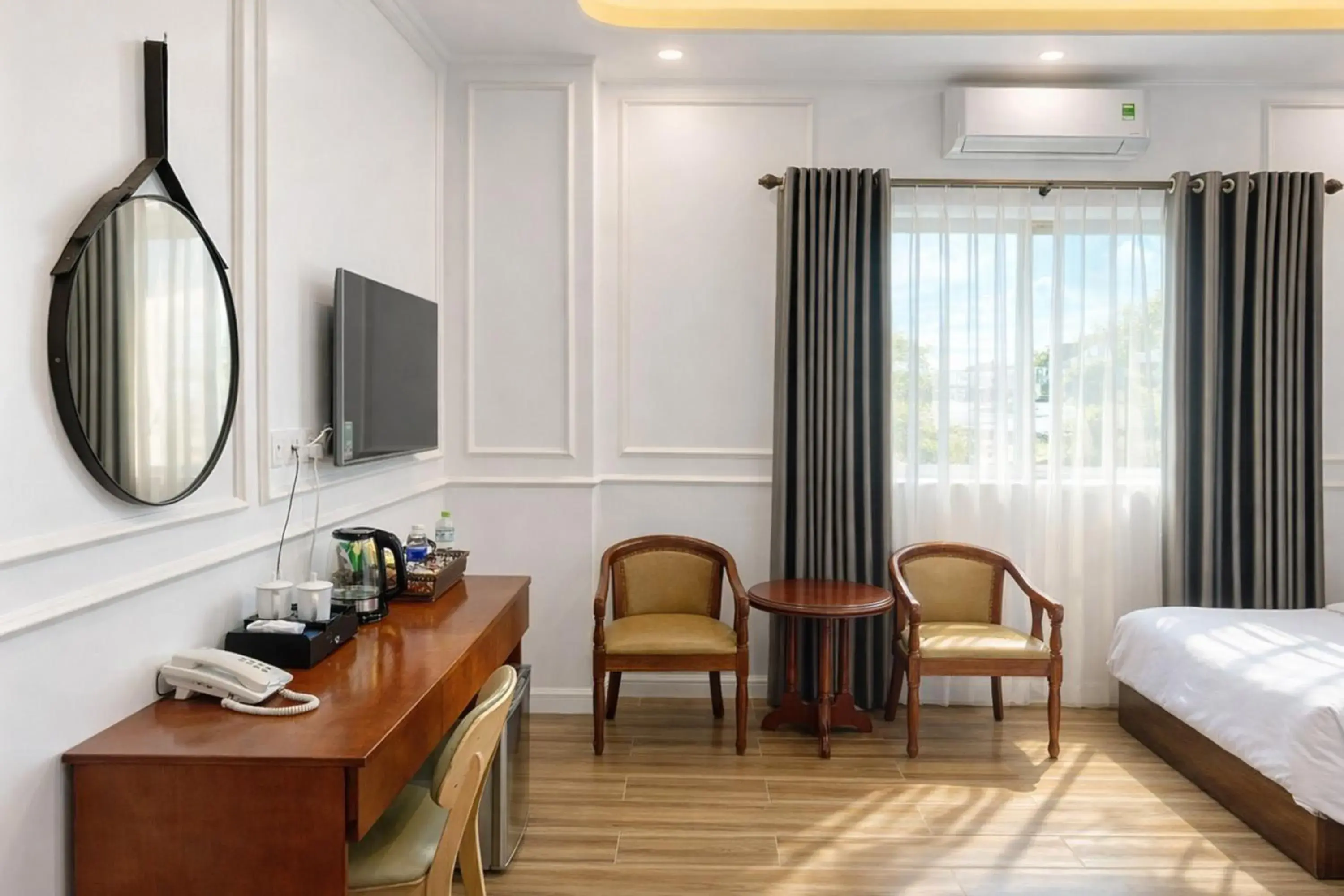 Coffee/tea facilities, Bed in Thuận Phát Hotel Coffee/tea facilities, Bed in Thuận Phát Hotel