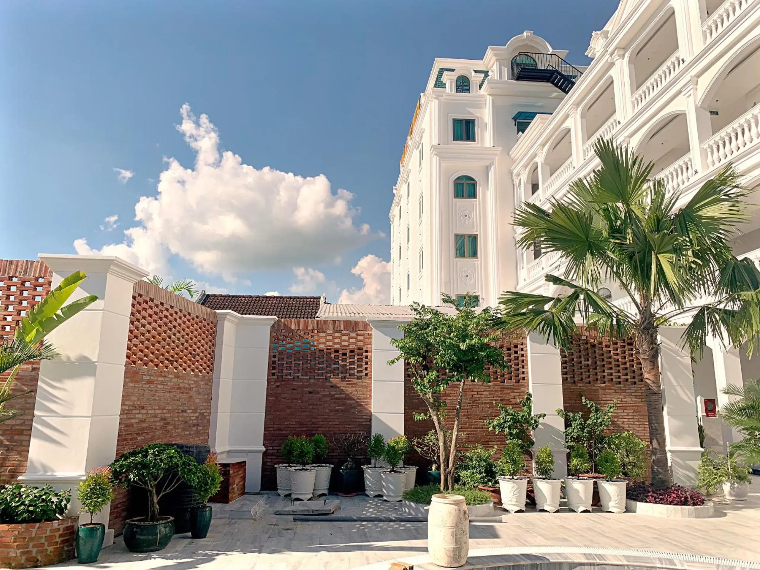 Property building in Thuận Phát Hotel Property building in Thuận Phát Hotel