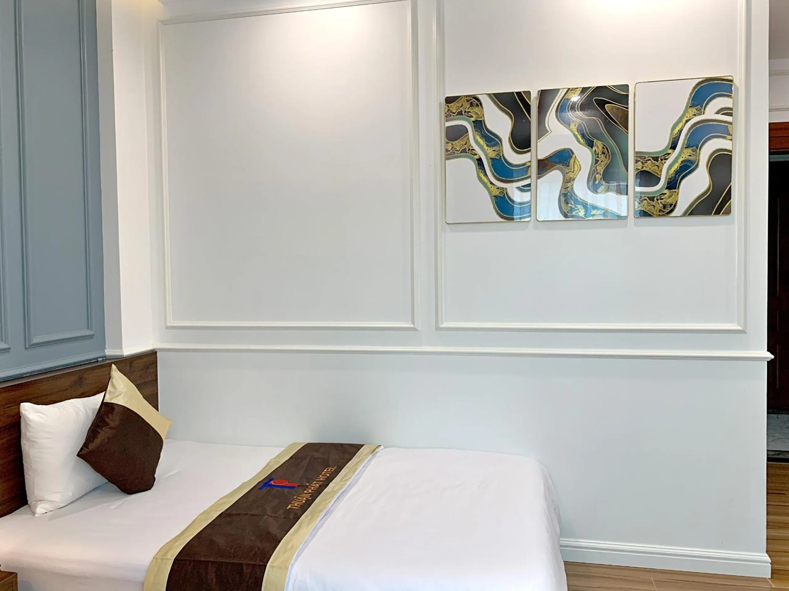 Bedroom, Bed in Thuận Phát Hotel