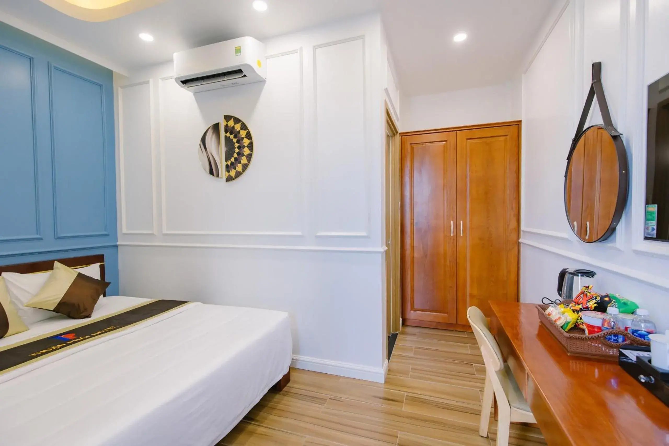 Double Room with Pool View in Thuận Phát Hotel Double Room with Pool View in Thuận Phát Hotel