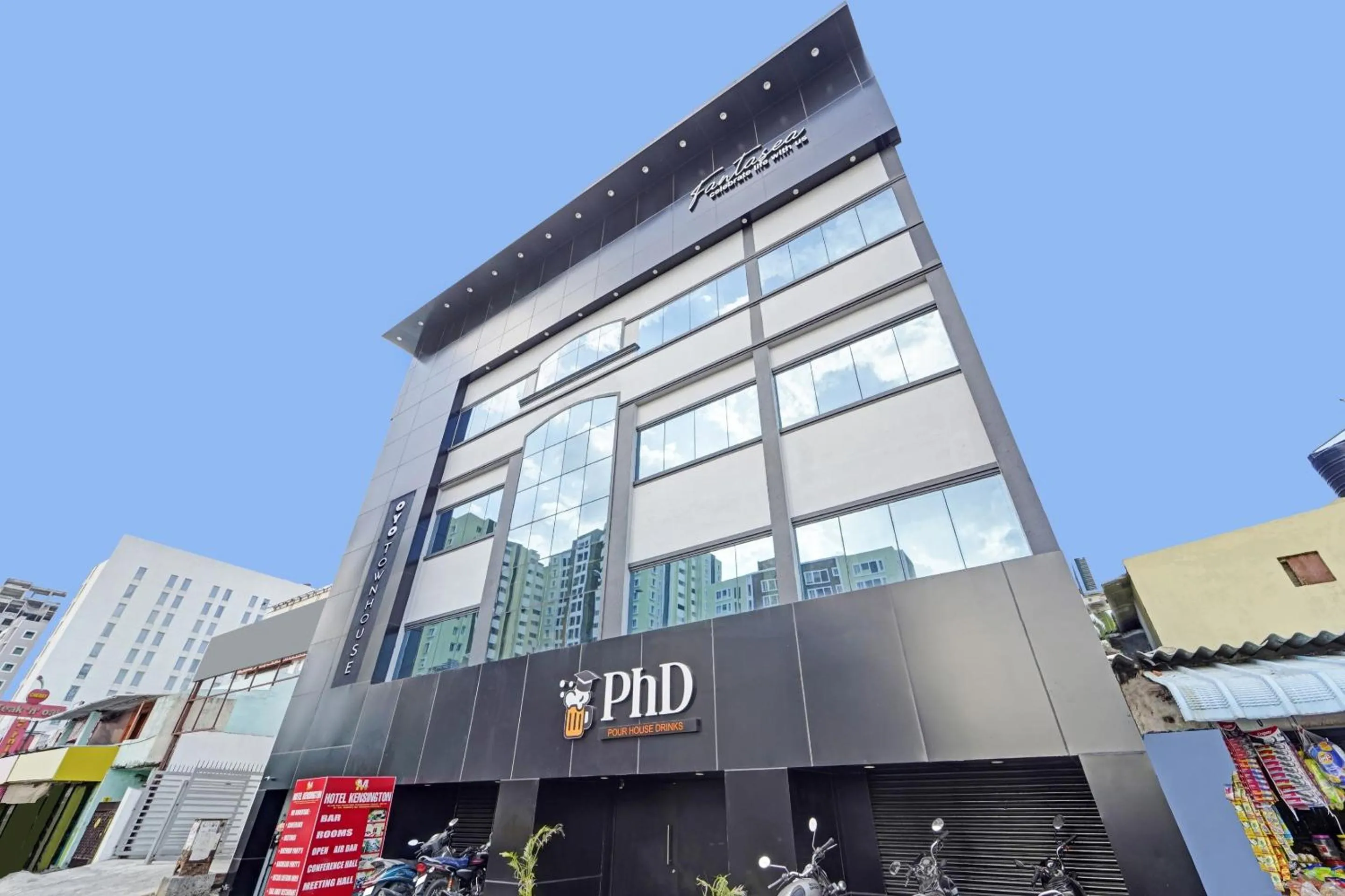 Facade/entrance in Townhouse Fantasea Hotels Near OMR