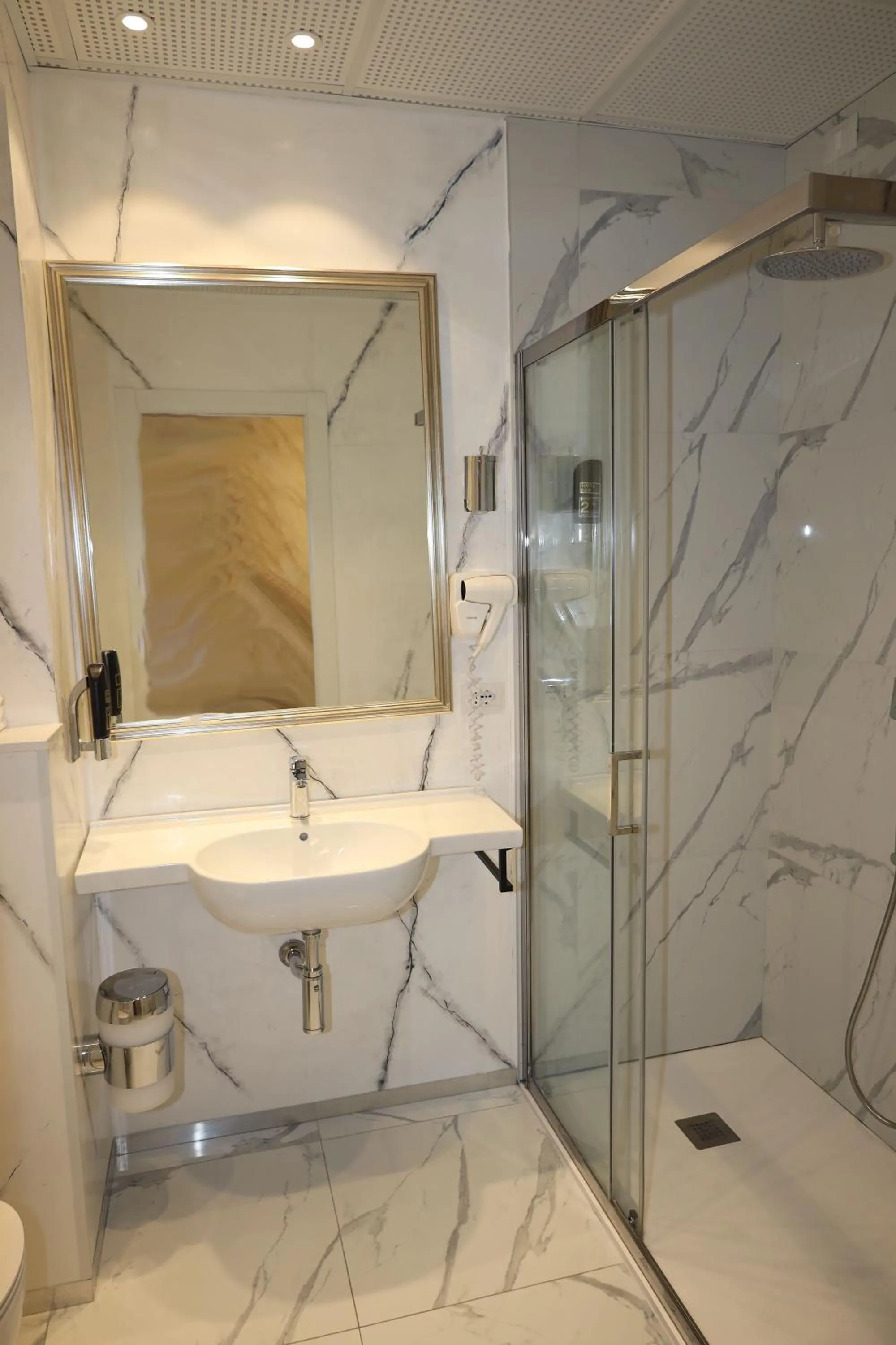 Shower in Hotel Ristorante Continental