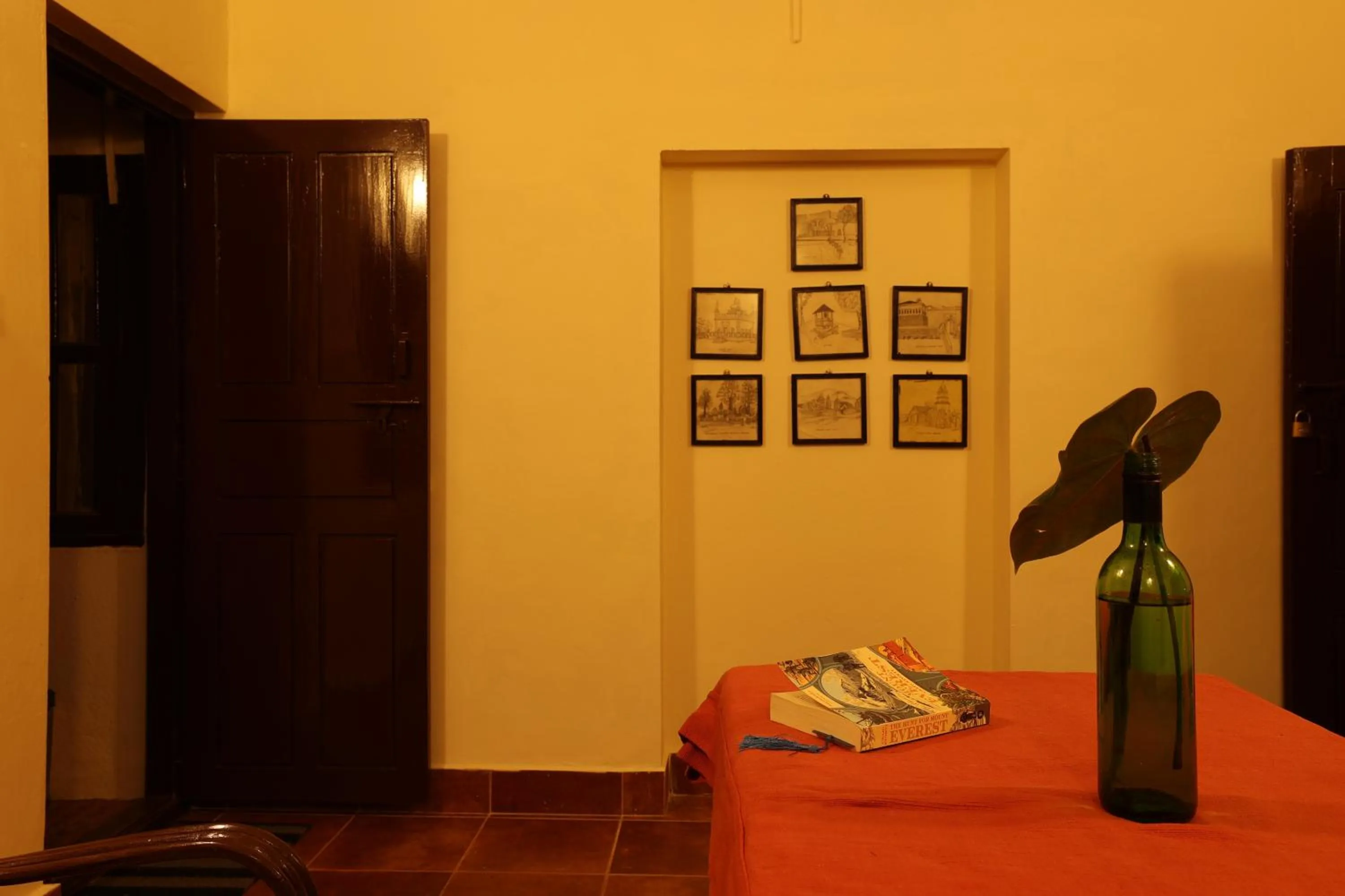 Library, Bed in Avadale Coorg - Stag Groups Not Allowed