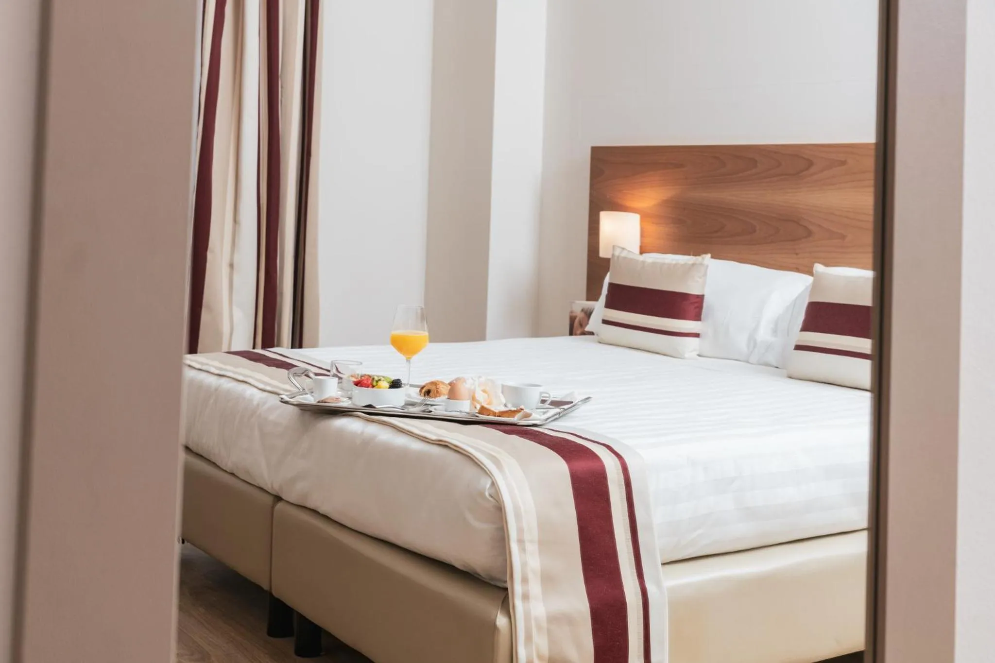 Bedroom, Bed in Hotel Royal Falcone