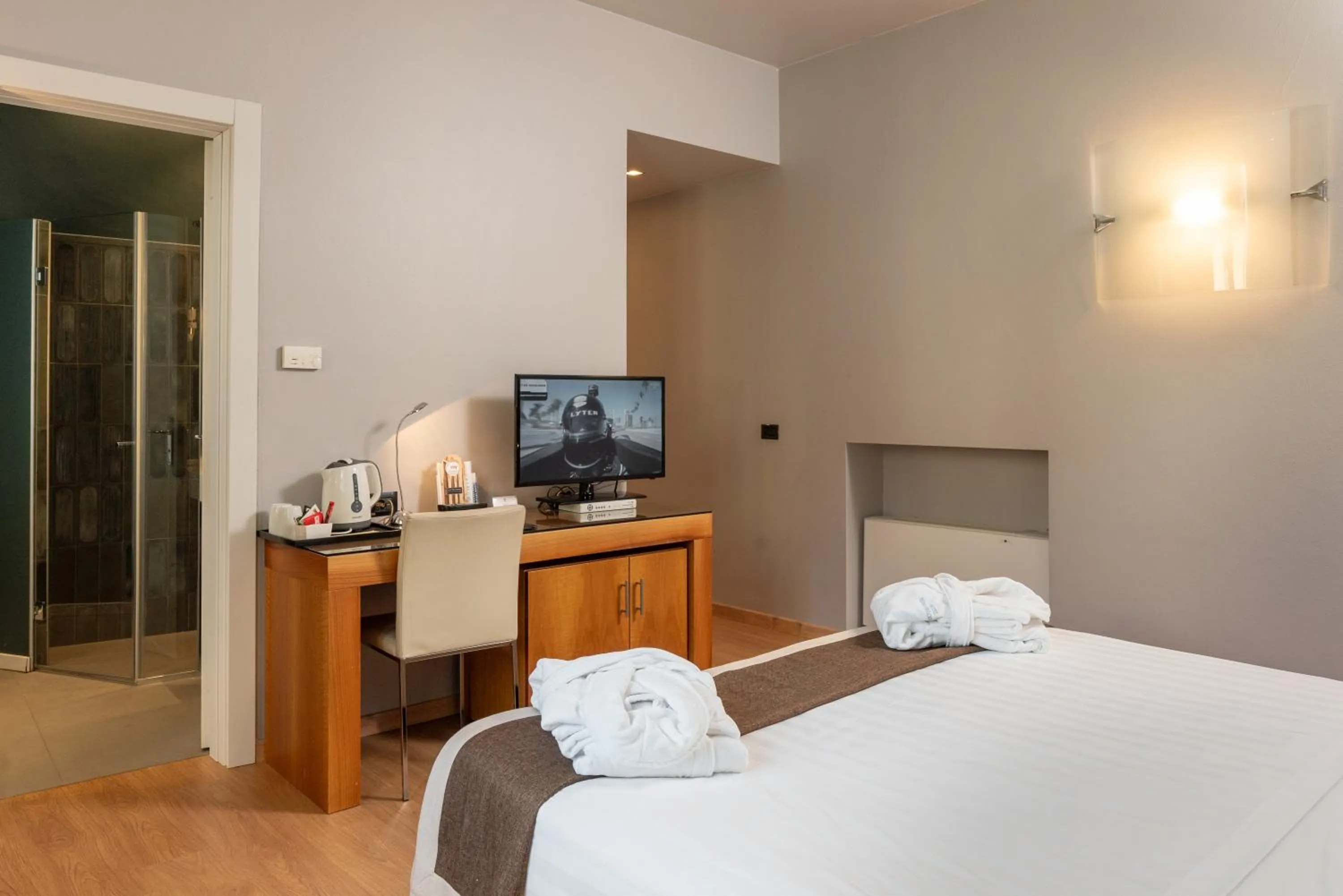 Bedroom, Bed in Hotel Royal Falcone