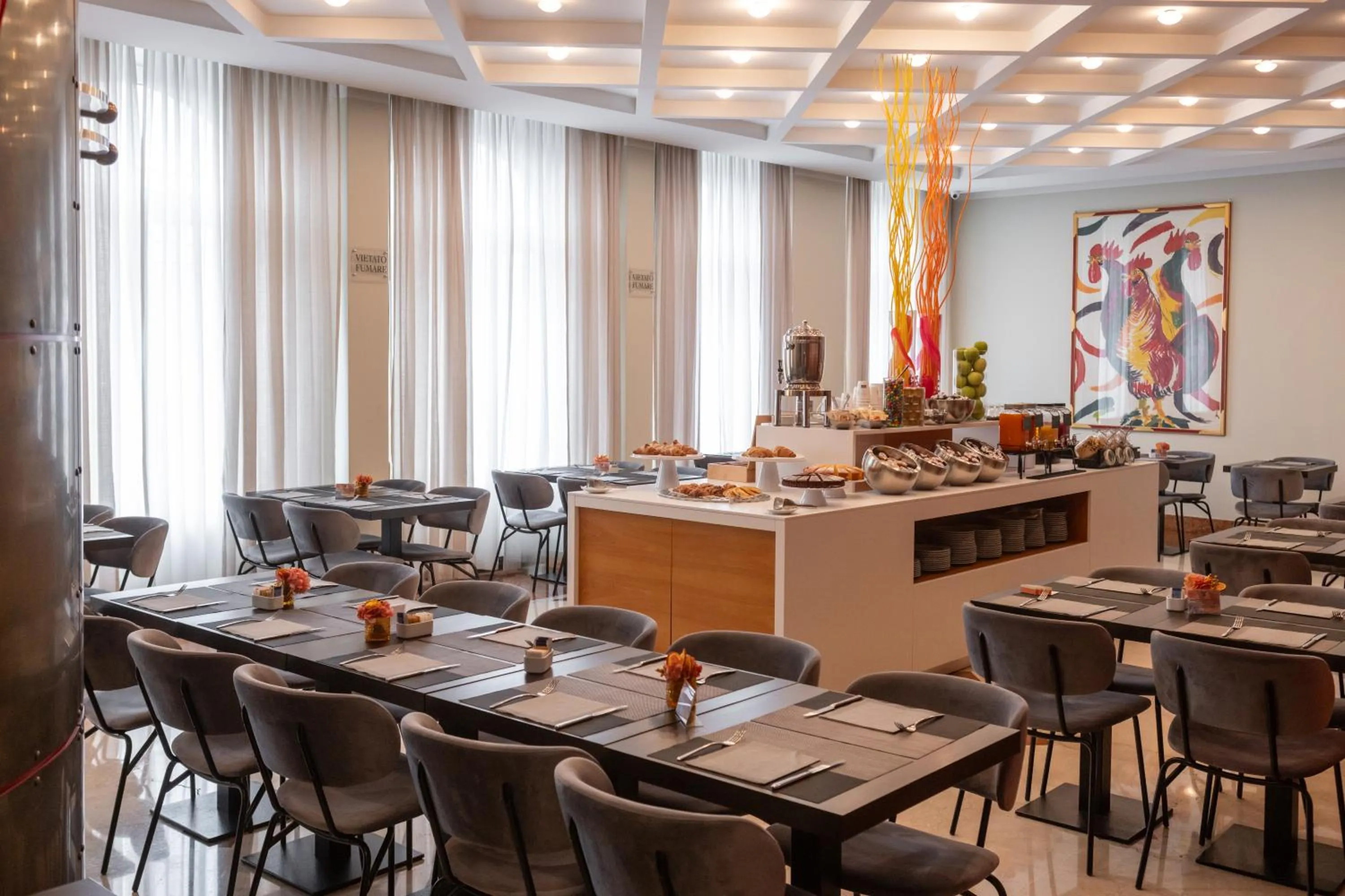 Restaurant/places to eat in Hotel Royal Falcone