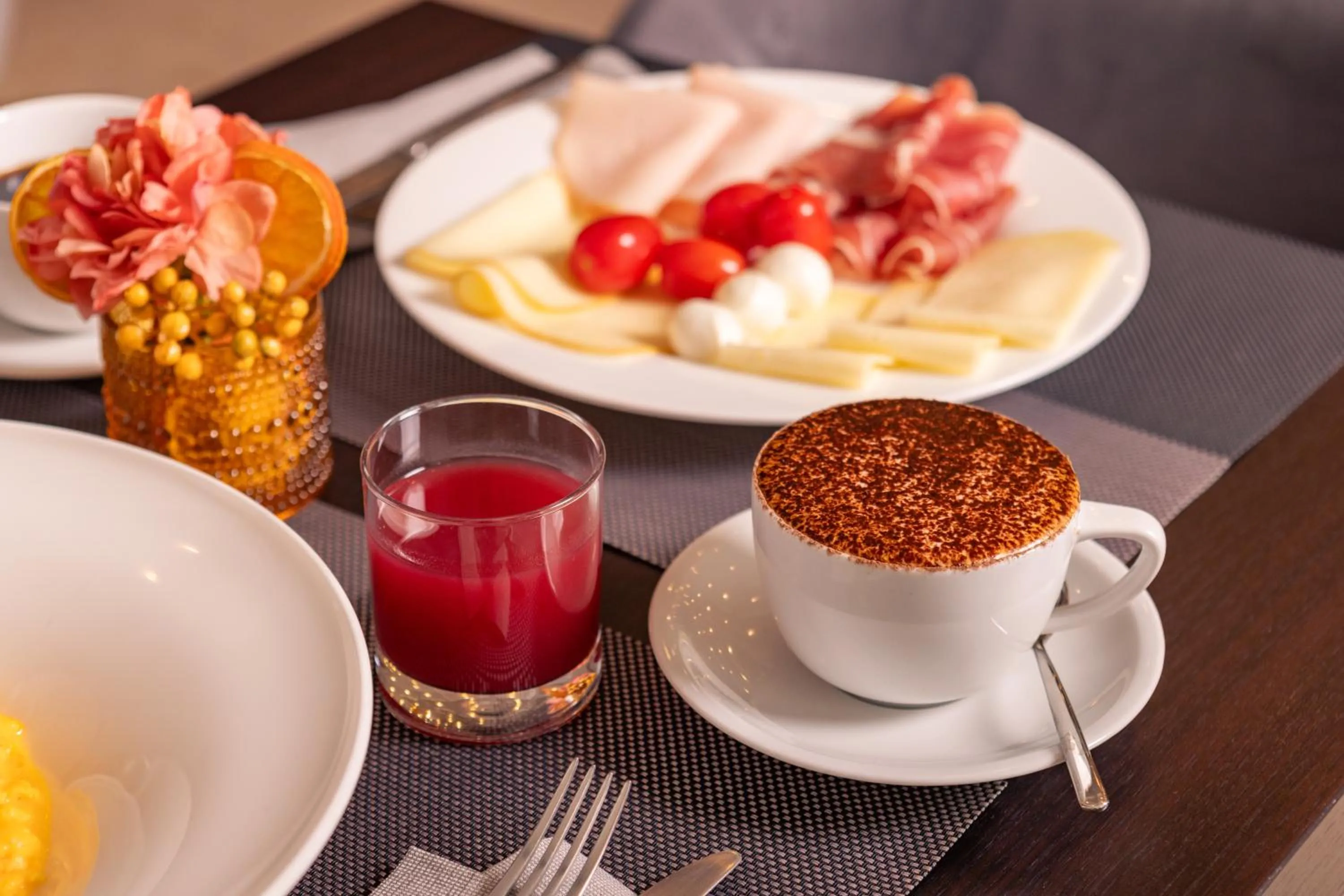 Food and drinks in Hotel Royal Falcone