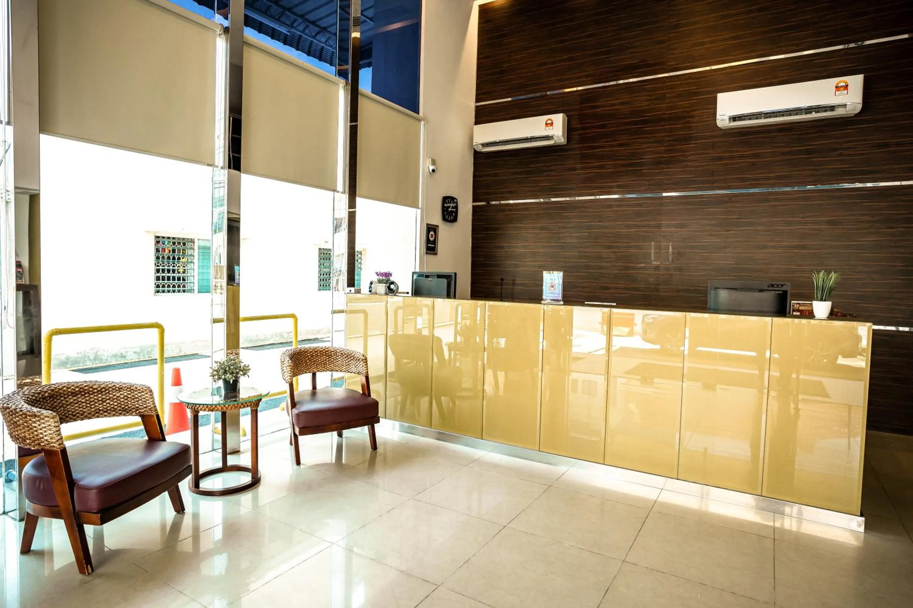 Lobby or reception in PP Hotel by Moxy