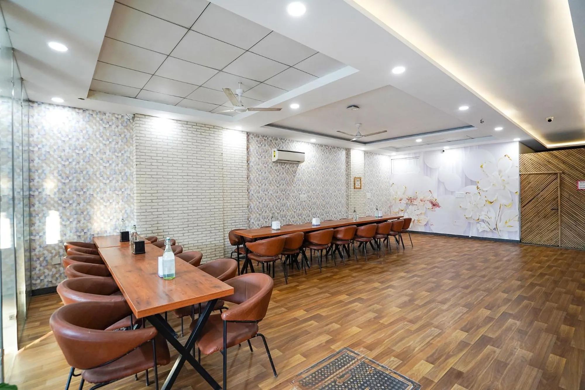 Restaurant/places to eat in FabHotel Prime Culture