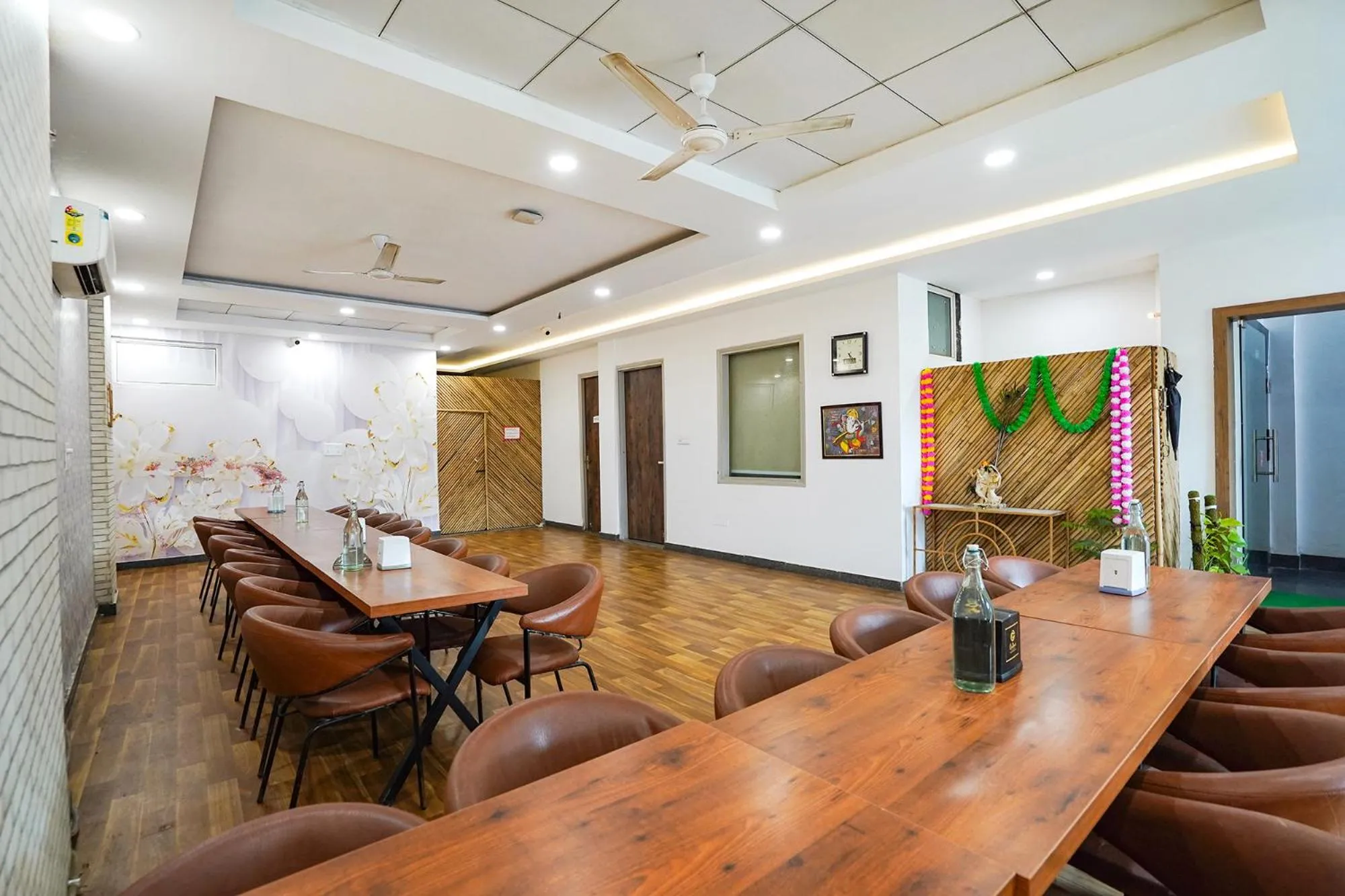 Restaurant/places to eat in FabHotel Prime Culture