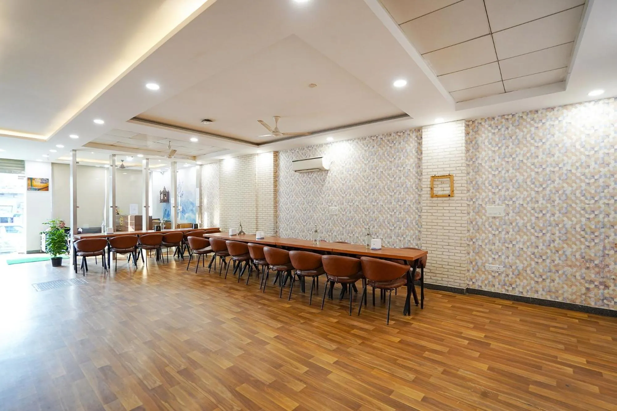 Restaurant/places to eat in FabHotel Prime Culture