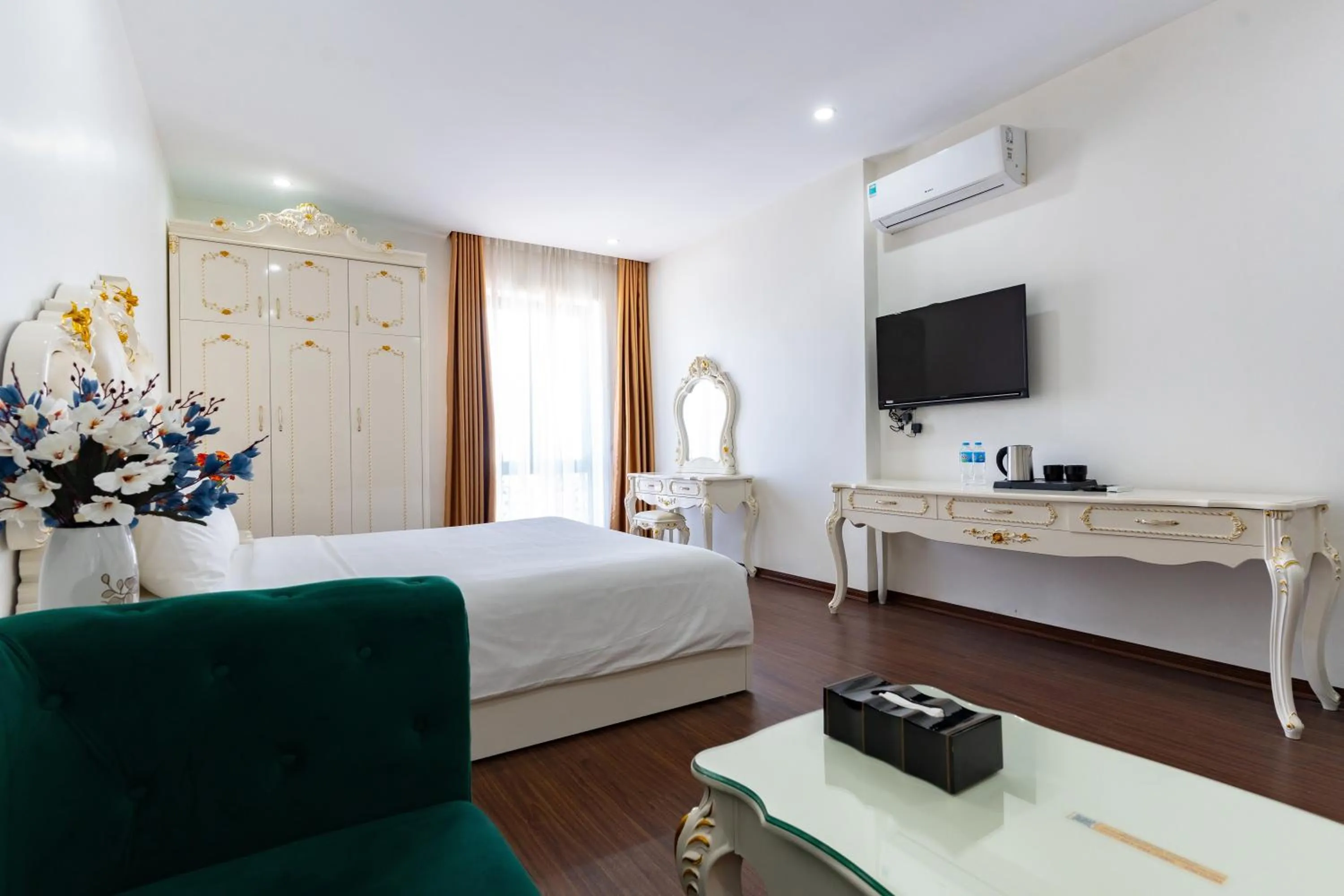 Bedroom, Bed in Grand Hill Hotel & Apartment