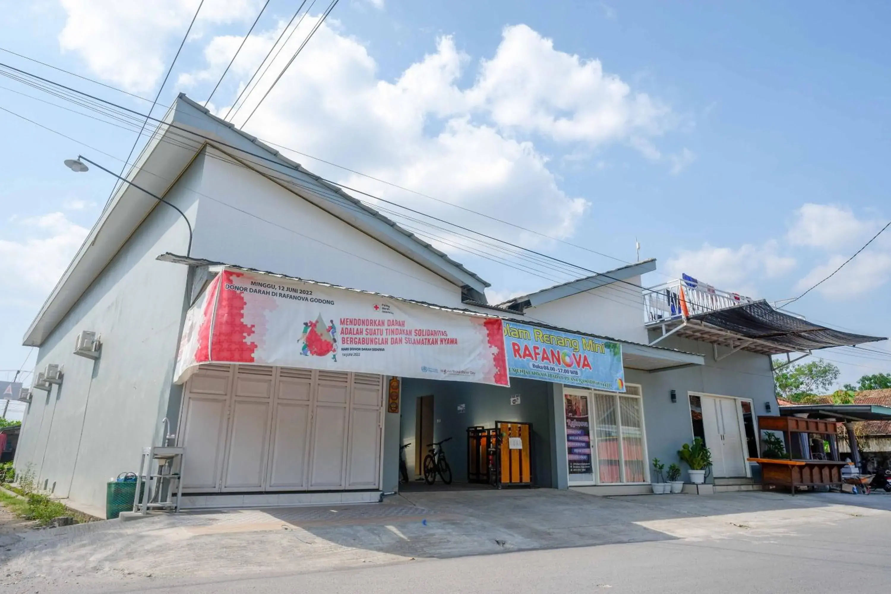 Property building in RedDoorz Syariah near Pasar Godong Grobogan Property building in RedDoorz Syariah near Pasar Godong Grobogan