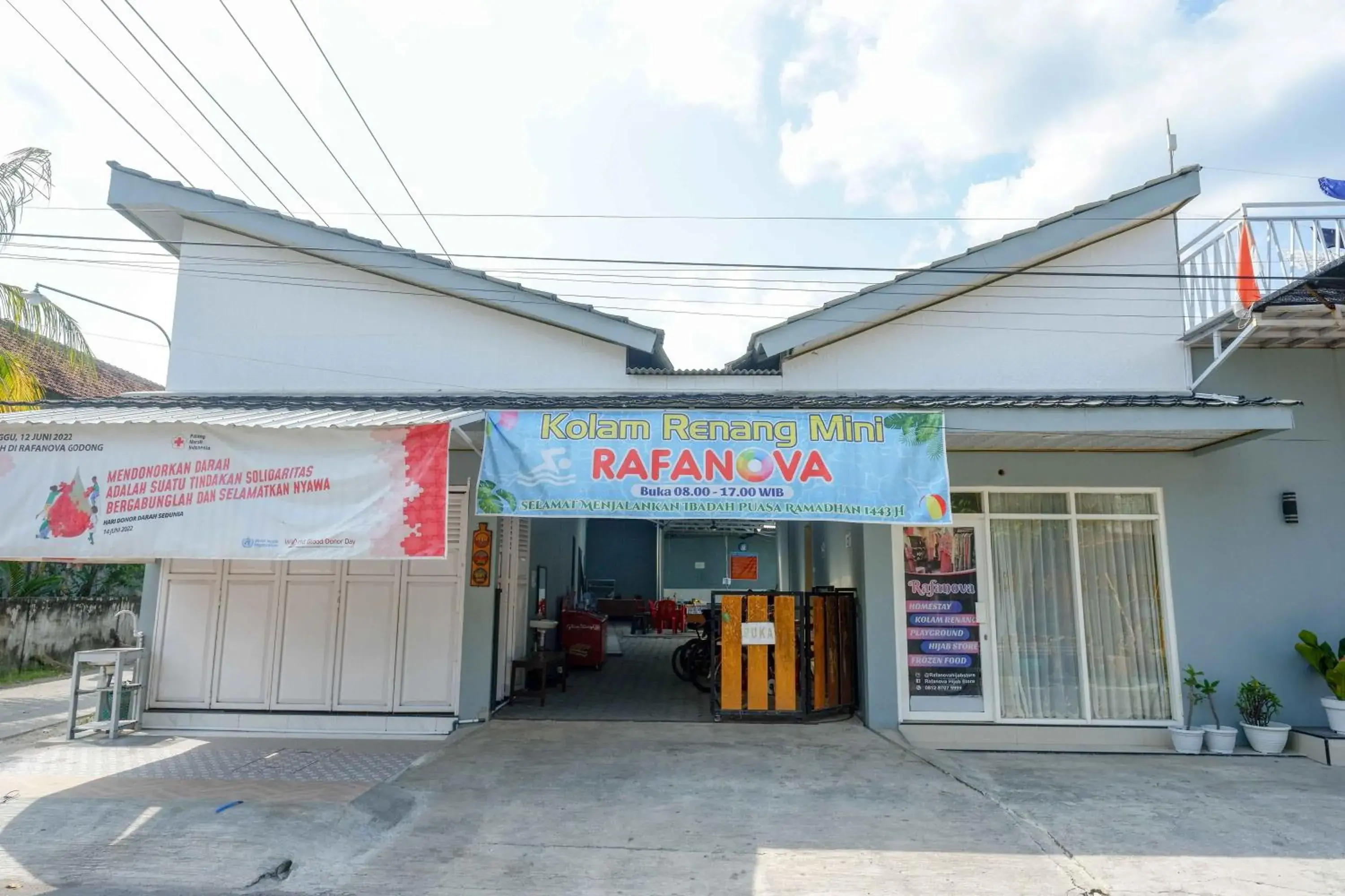 Property building in RedDoorz Syariah near Pasar Godong Grobogan Property building in RedDoorz Syariah near Pasar Godong Grobogan