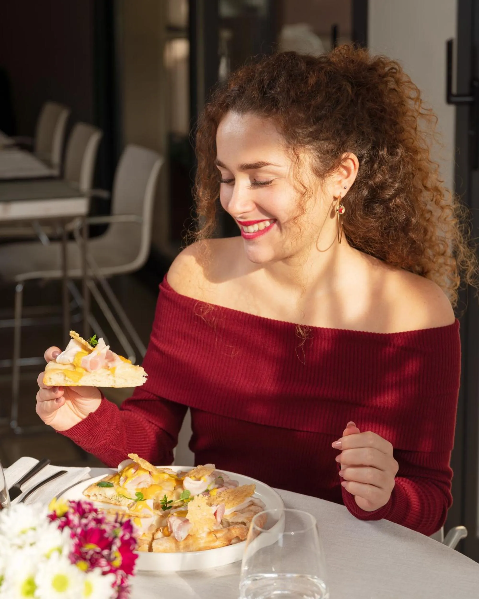 Restaurant/places to eat in Red's Redaelli Hotel