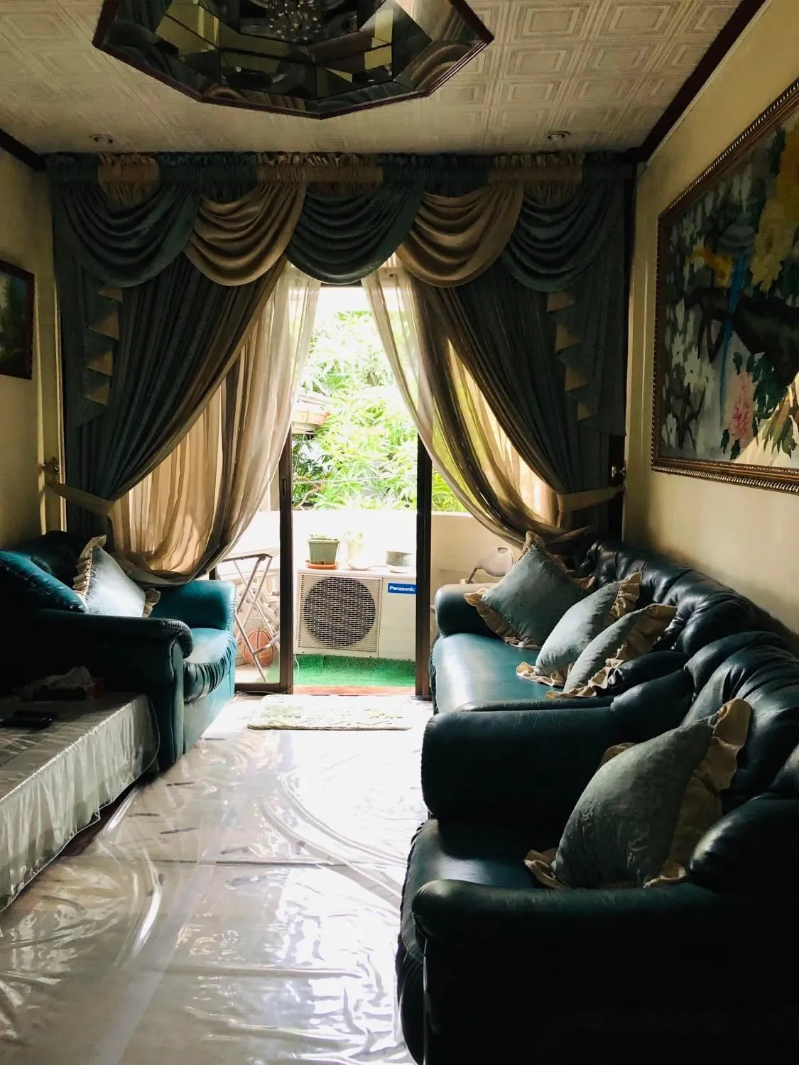 Balcony/Terrace in THE MANSION - 20 PAX LUXURY Near AIRPORT in PASAY