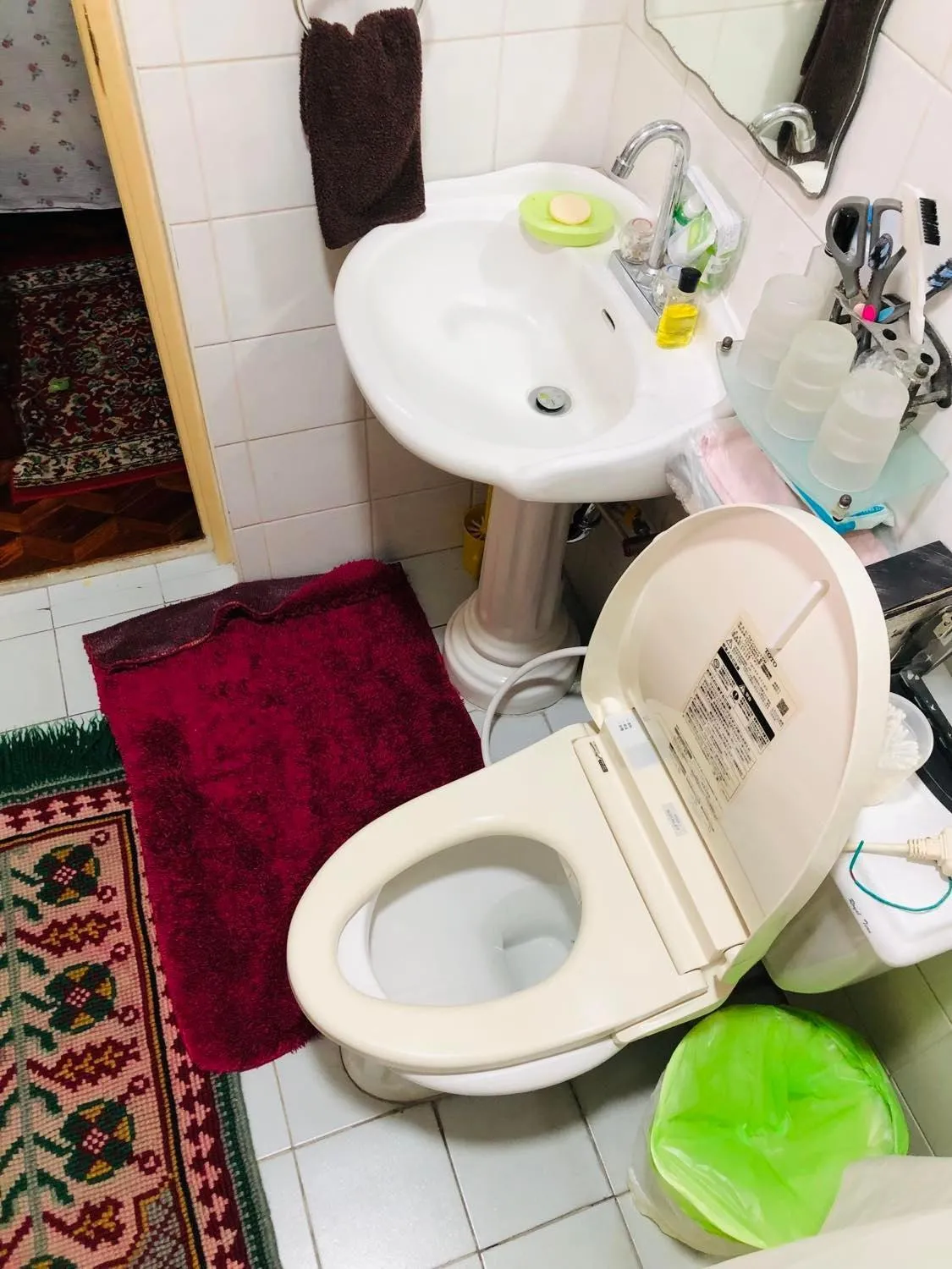 Toilet in THE MANSION - 20 PAX LUXURY Near AIRPORT in PASAY